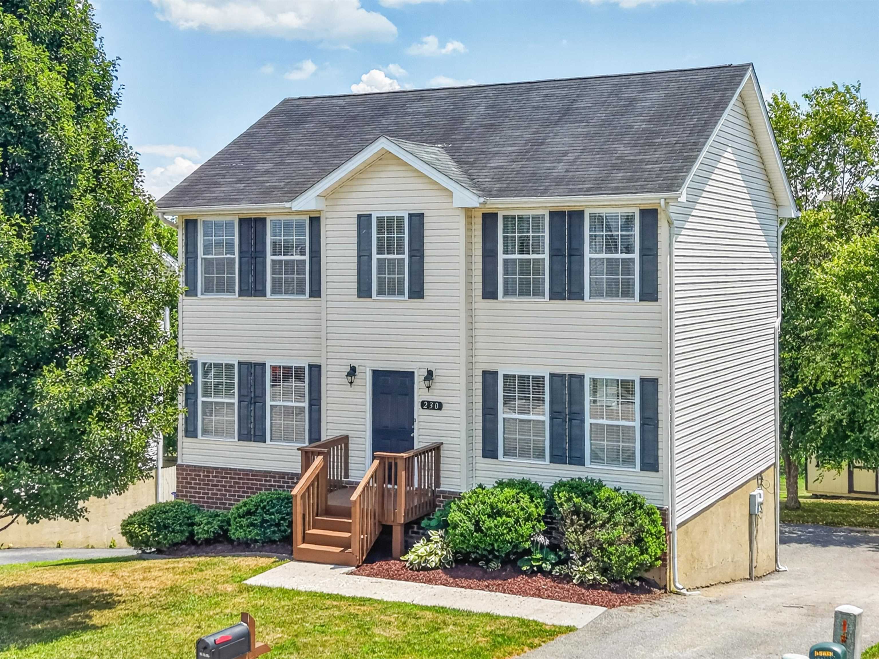 230 CHELSEA Loop