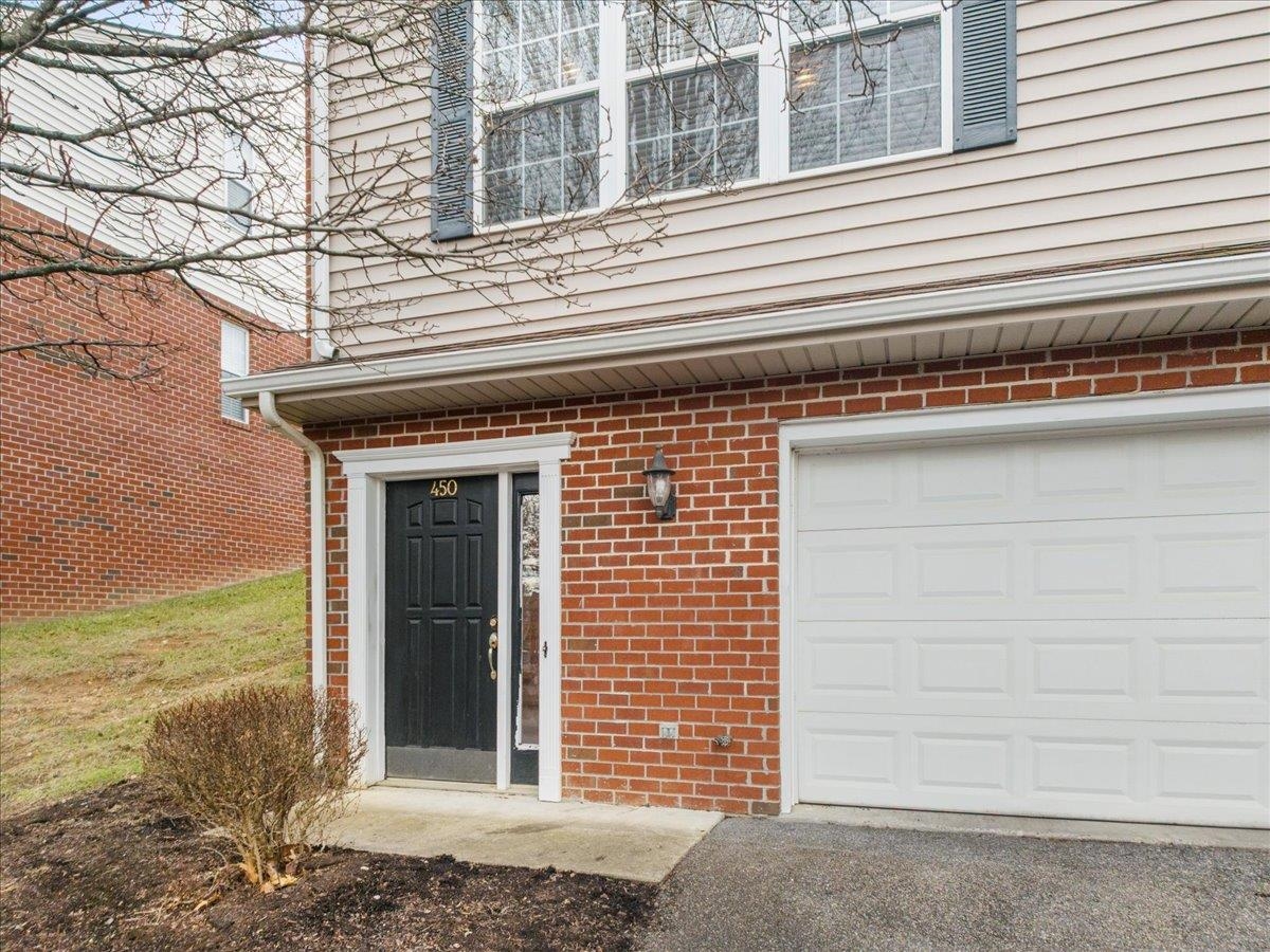 450 TALL OAK Boulevard