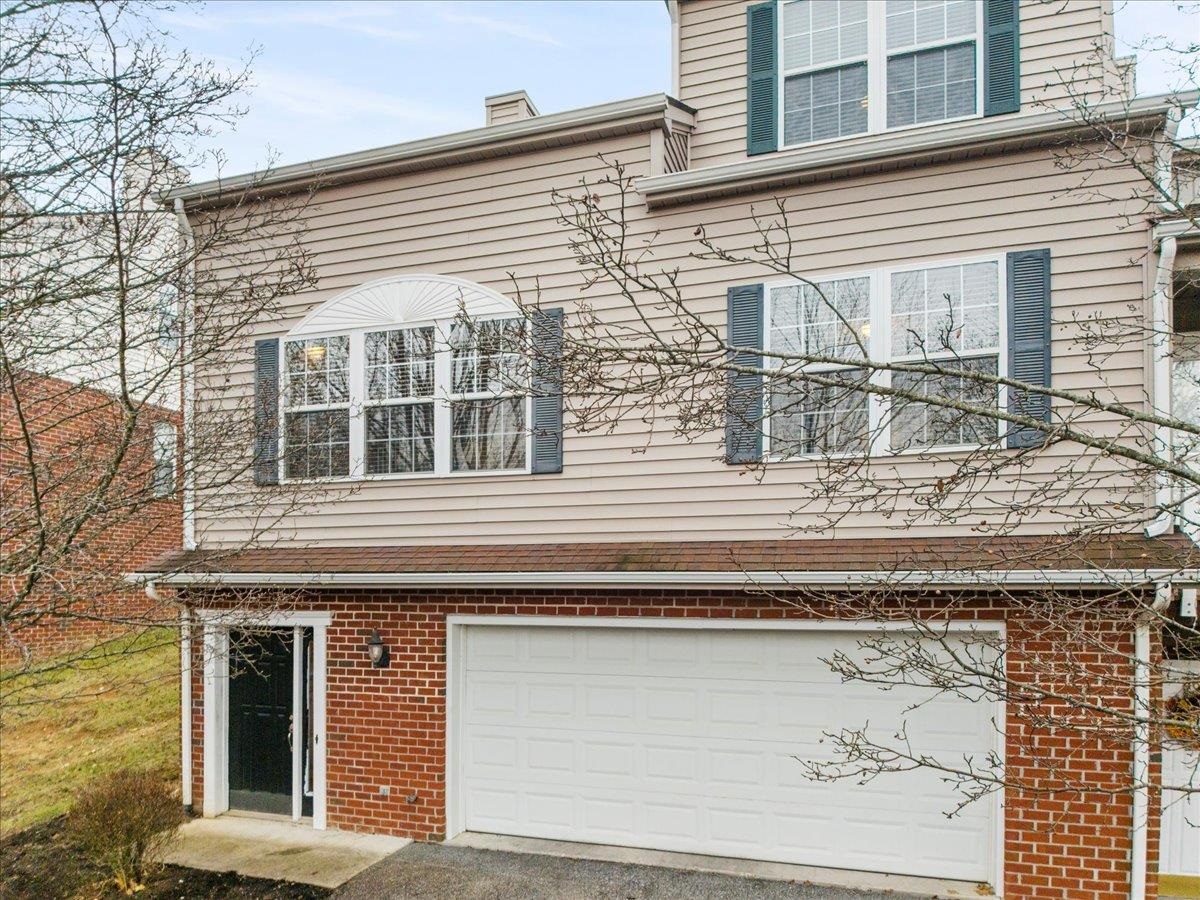 450 TALL OAK Boulevard