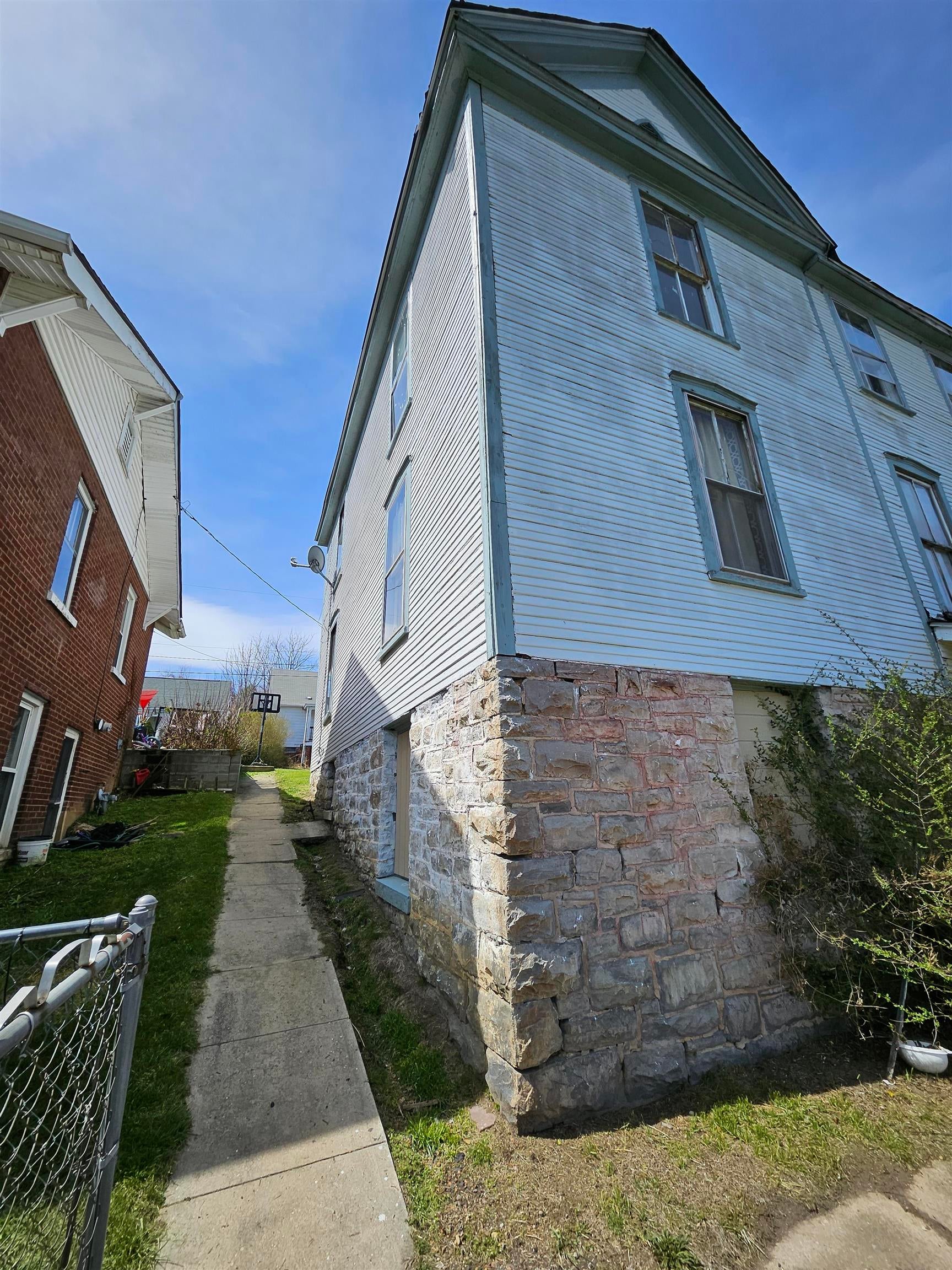 211 Lagrange Street