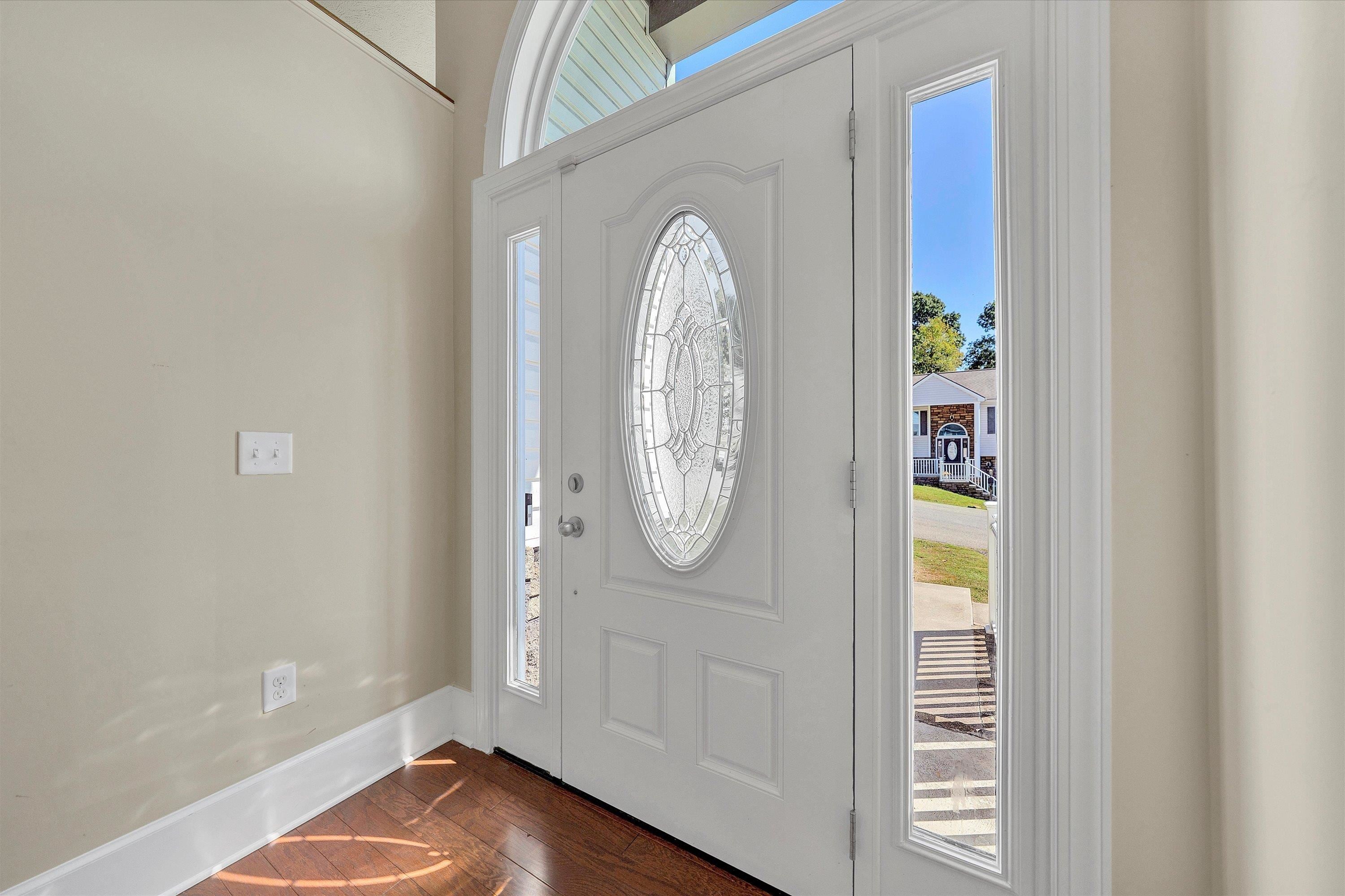 335 ROBIN HOOD Drive