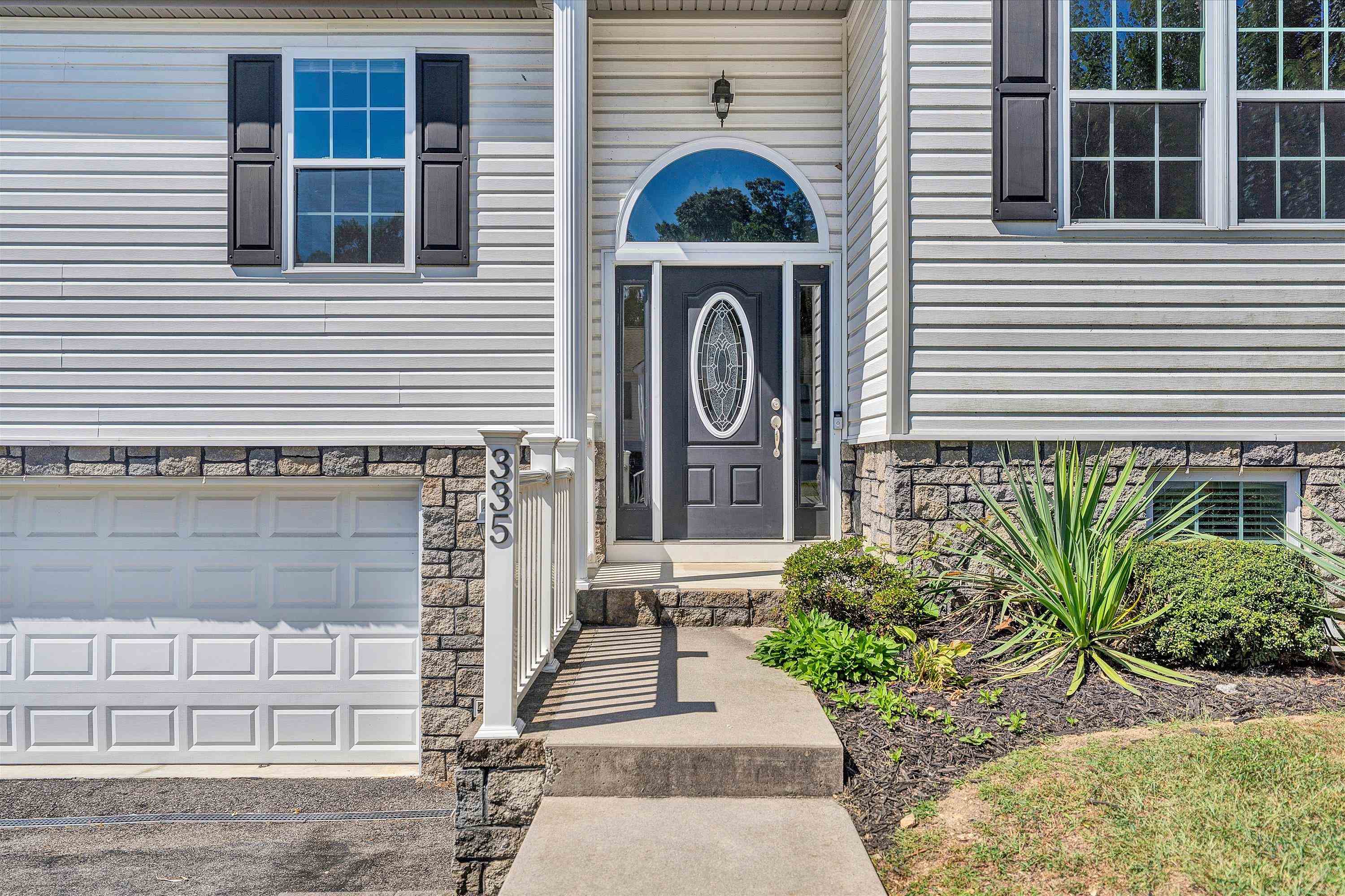 335 ROBIN HOOD Drive