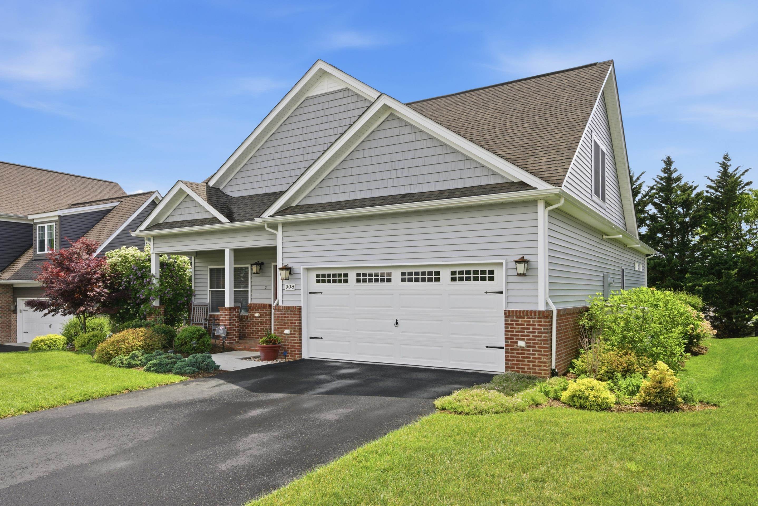 908 Kentwood Drive