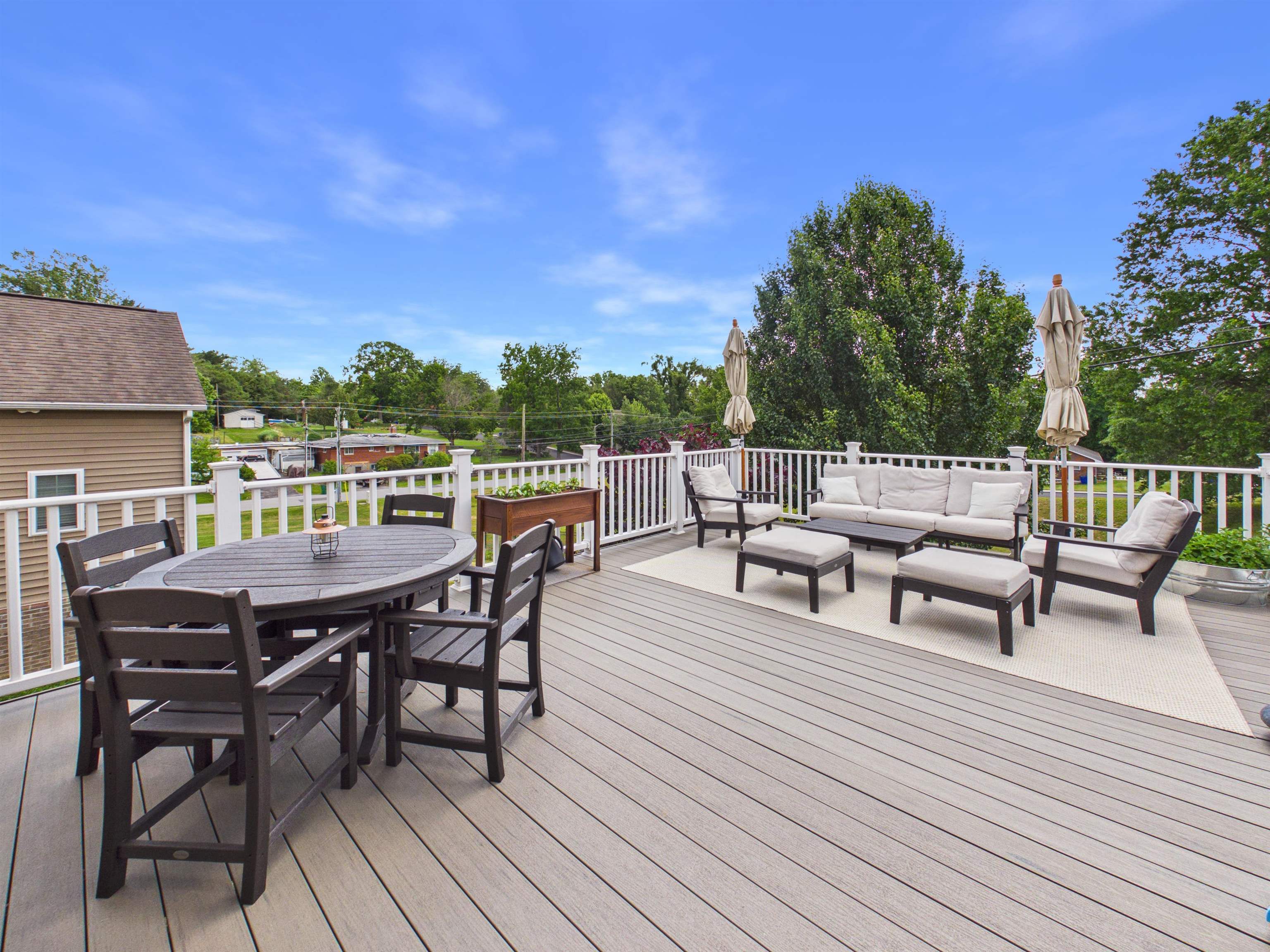 912 Kentwood Drive