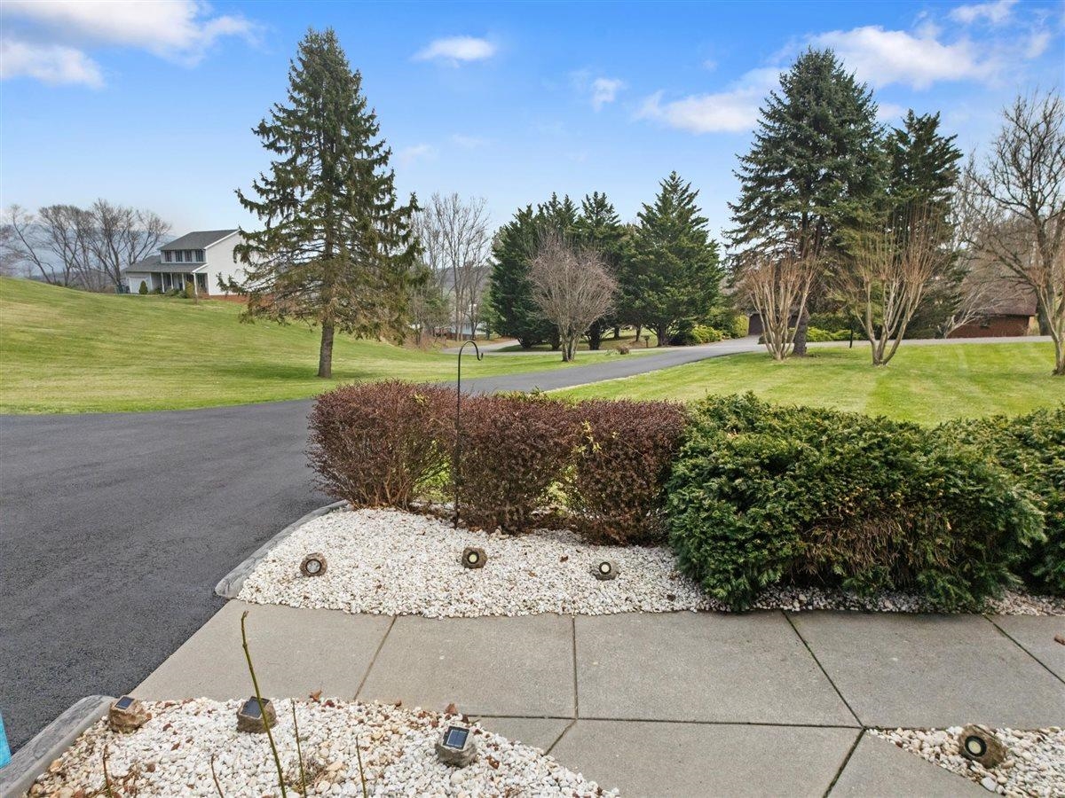 184 FARLEY Circle