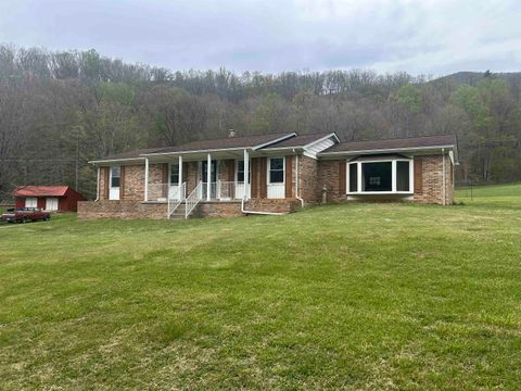 1838 CASCADE Drive Pembroke VA 24136