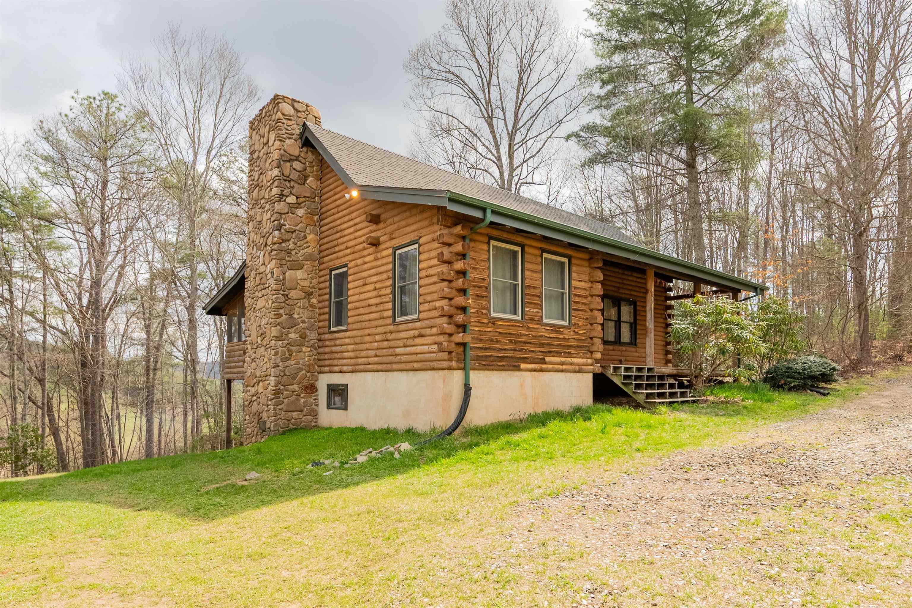 183 Pine Mountain Road NE