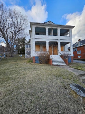 15 5TH ST NW, PULASKI, VA 24301 - Image be91d2edebe3ee0b422ea081aeb0a2ae/1943939572