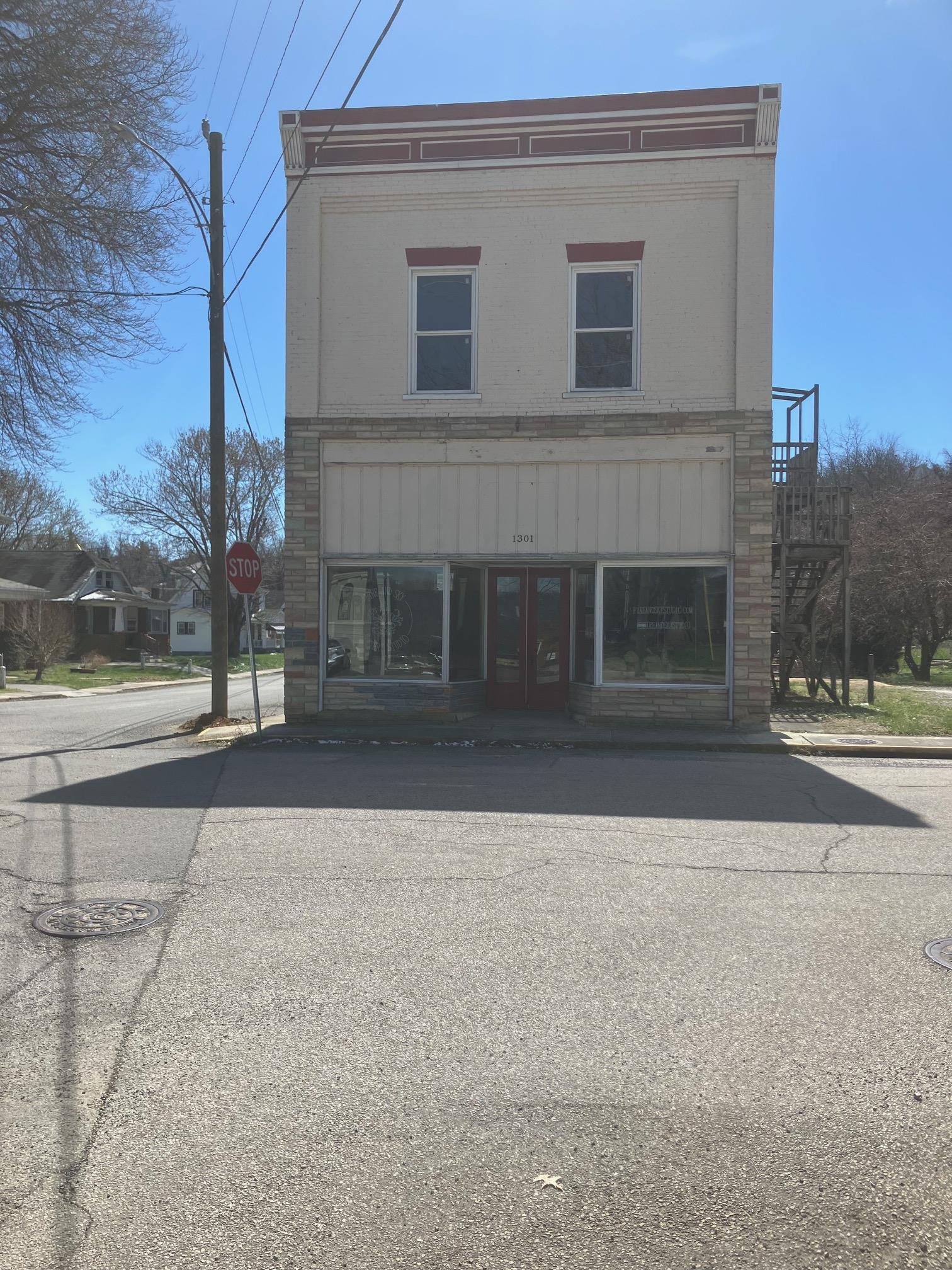 1301 DOWNEY Street