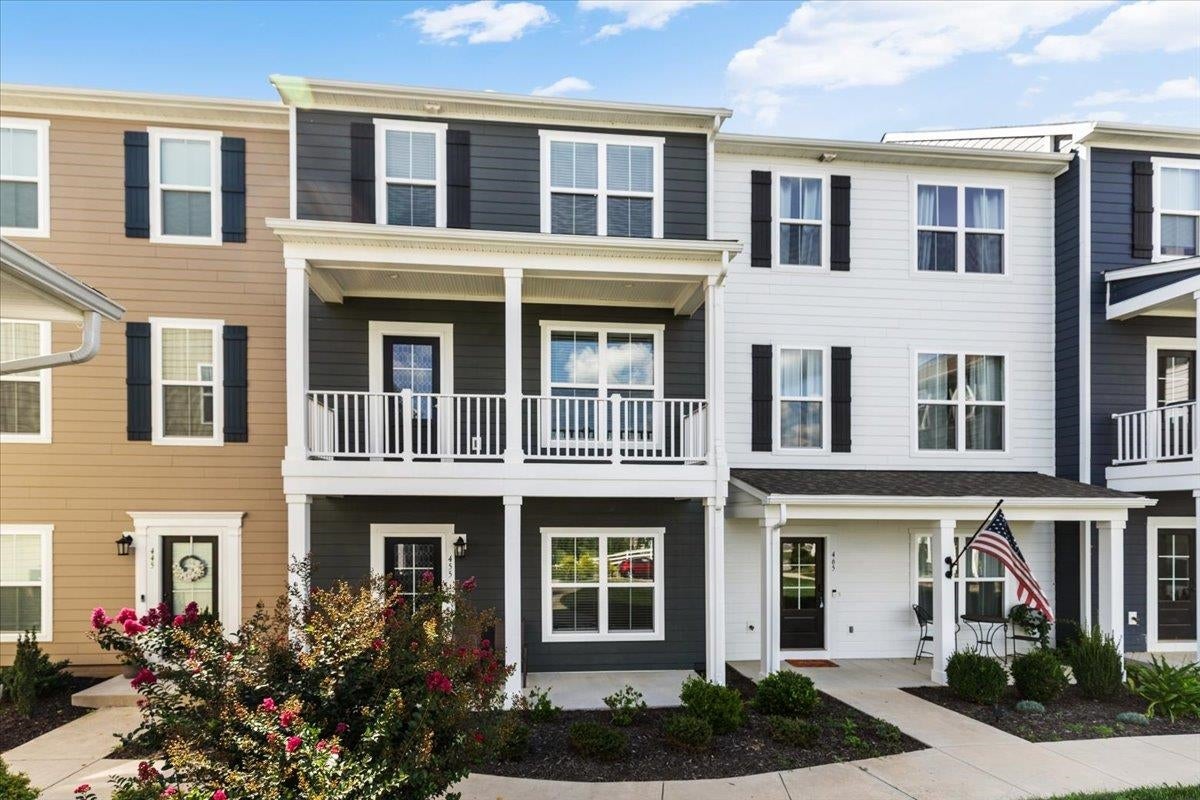 455 John Adams Drive NW