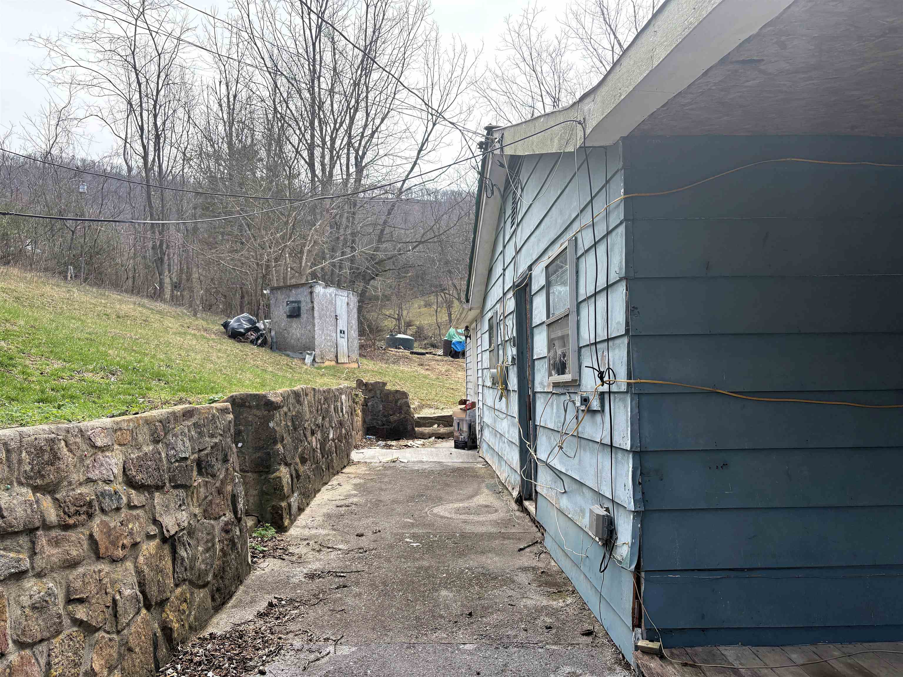 263 HOPKINS Road