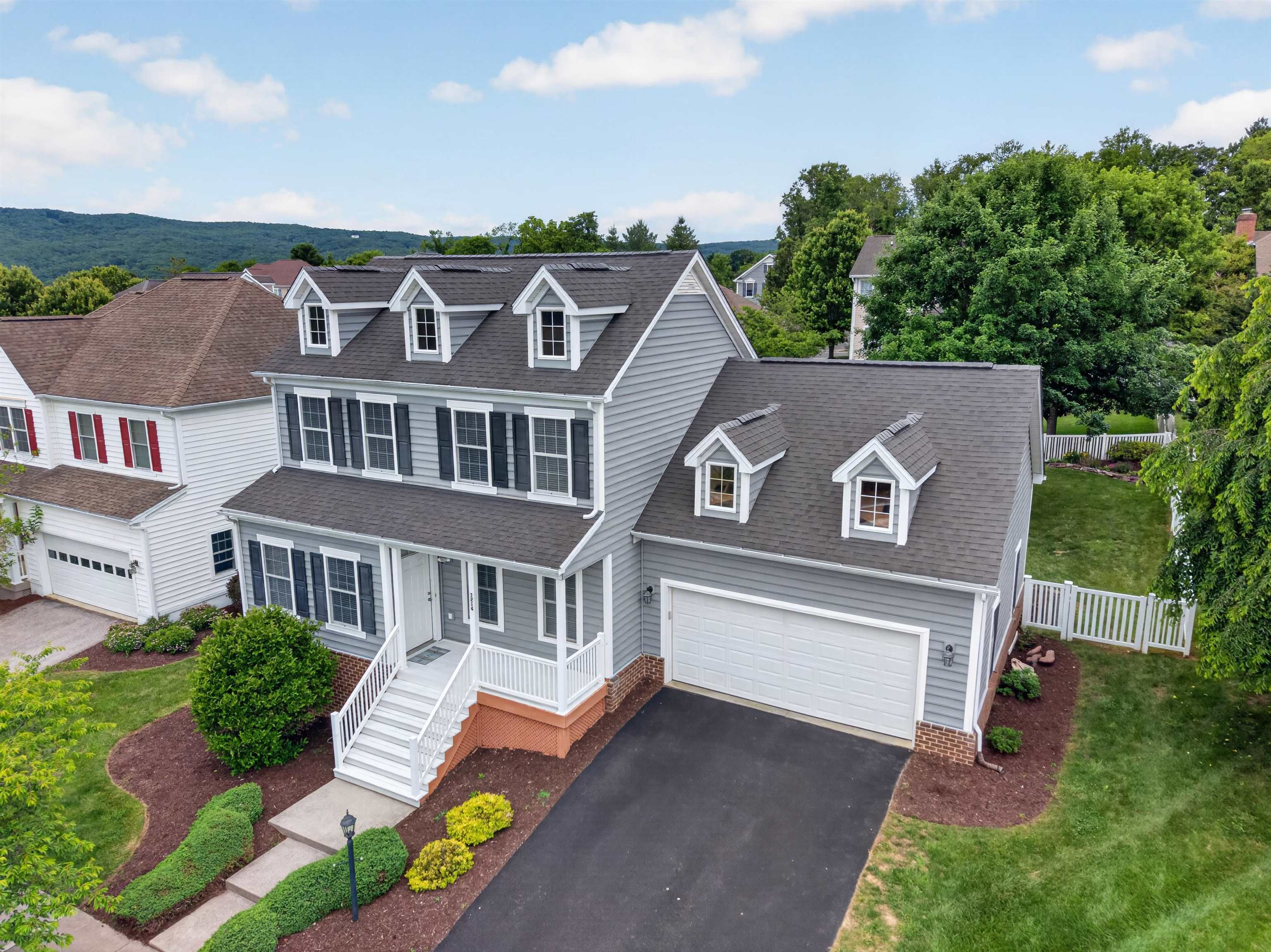 1214 Brook Circle
