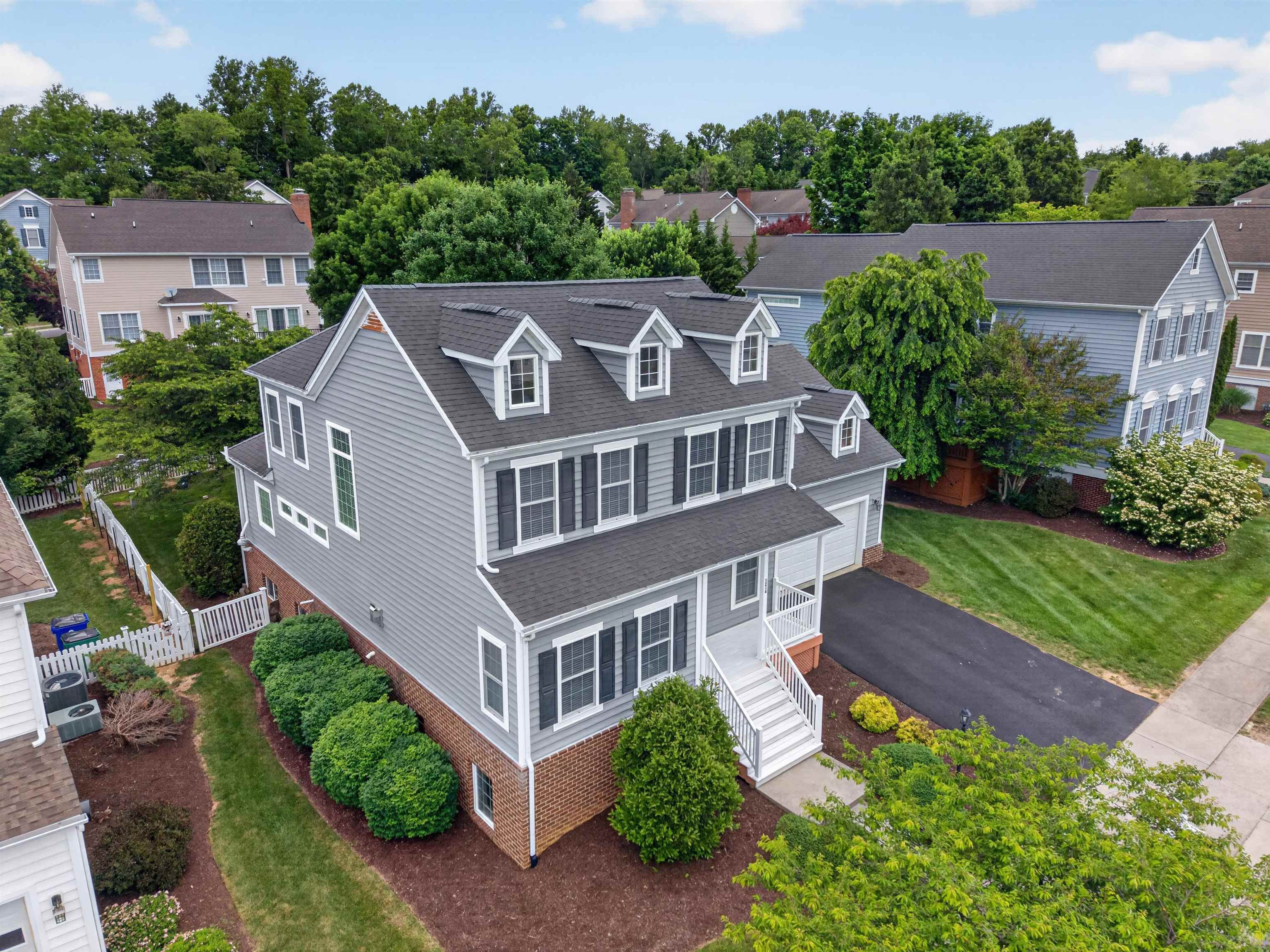 1214 Brook Circle