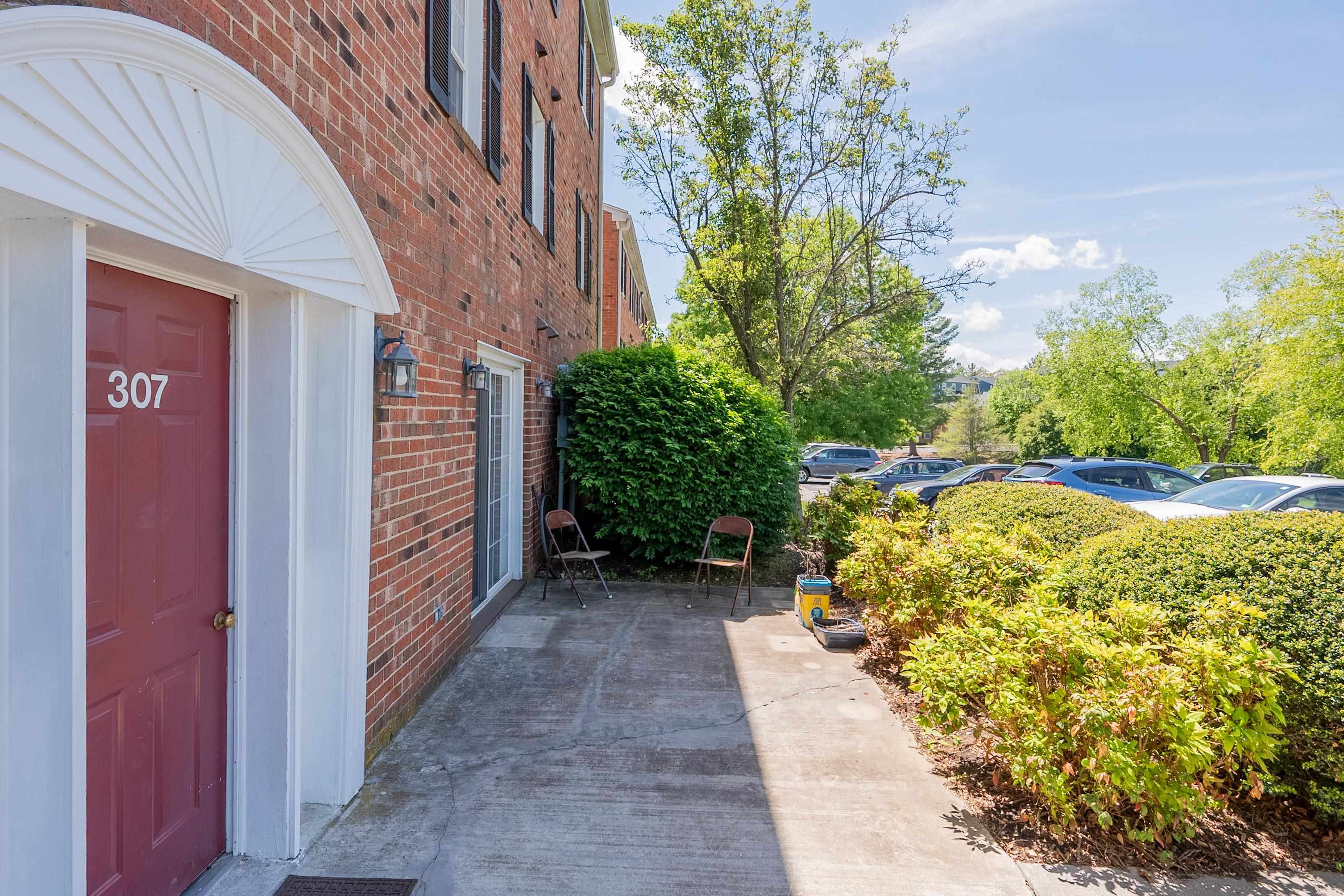 307 Loudon Road 512