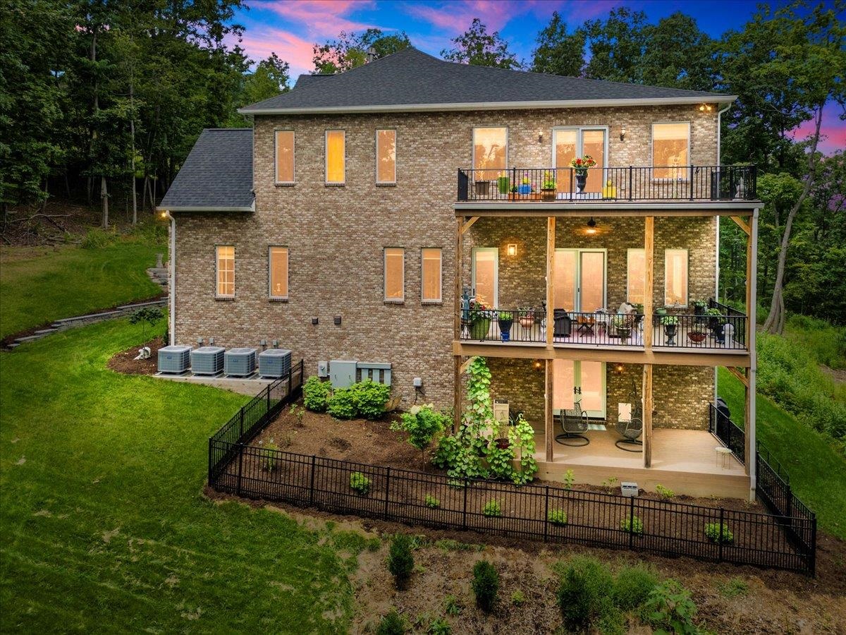 399 Deercroft Drive