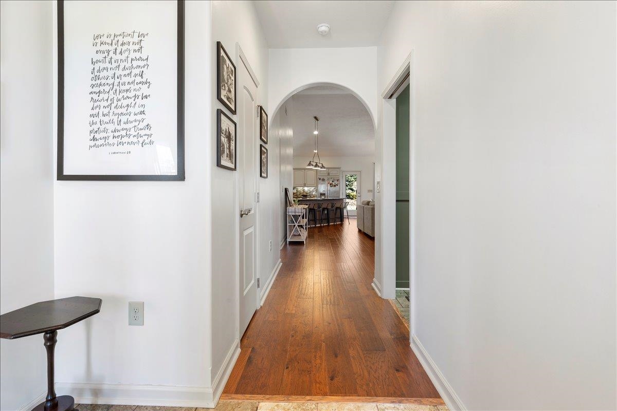 325 Colin Reid Pass NW