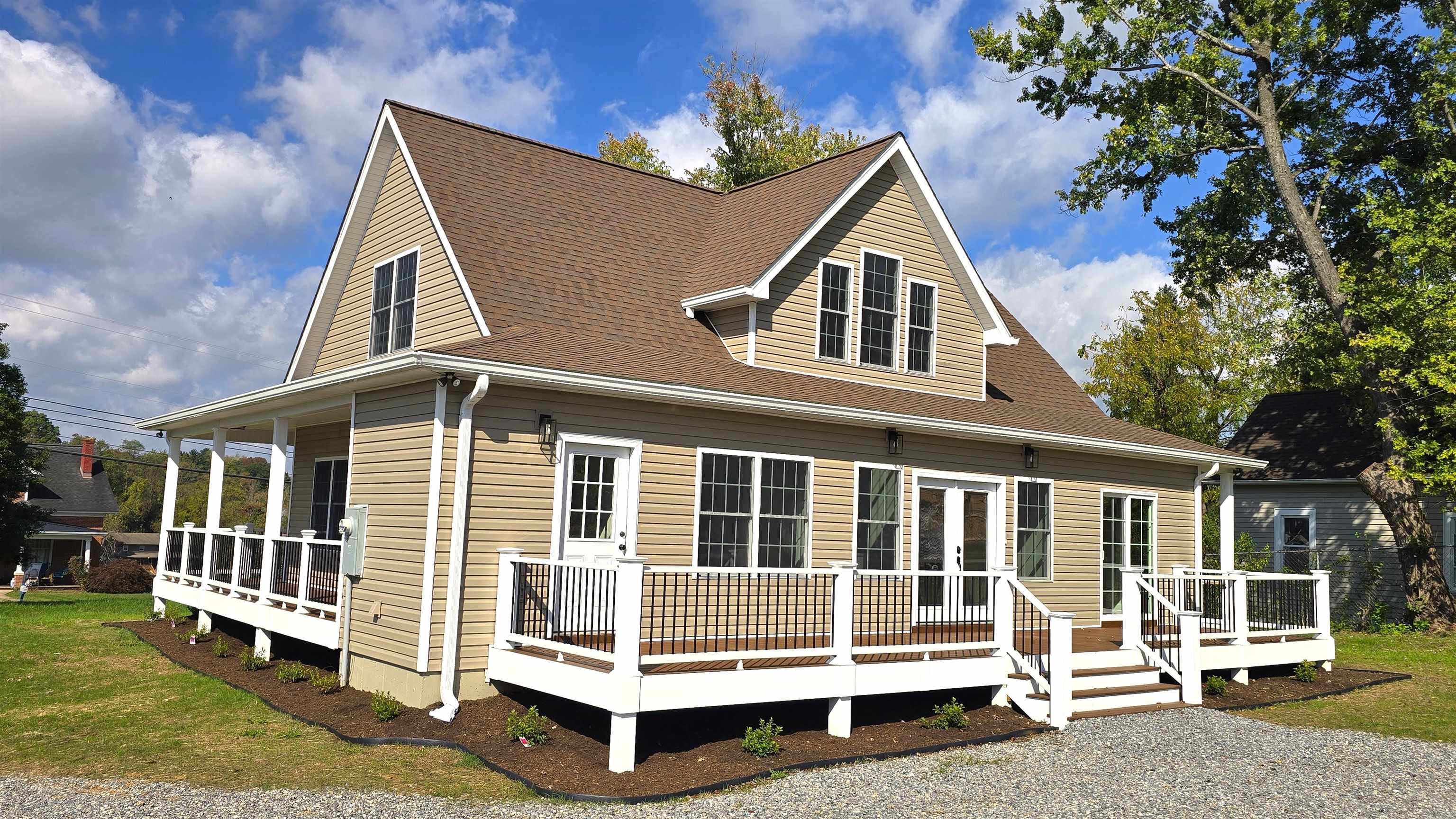 1200 CAMBRIA Street NE