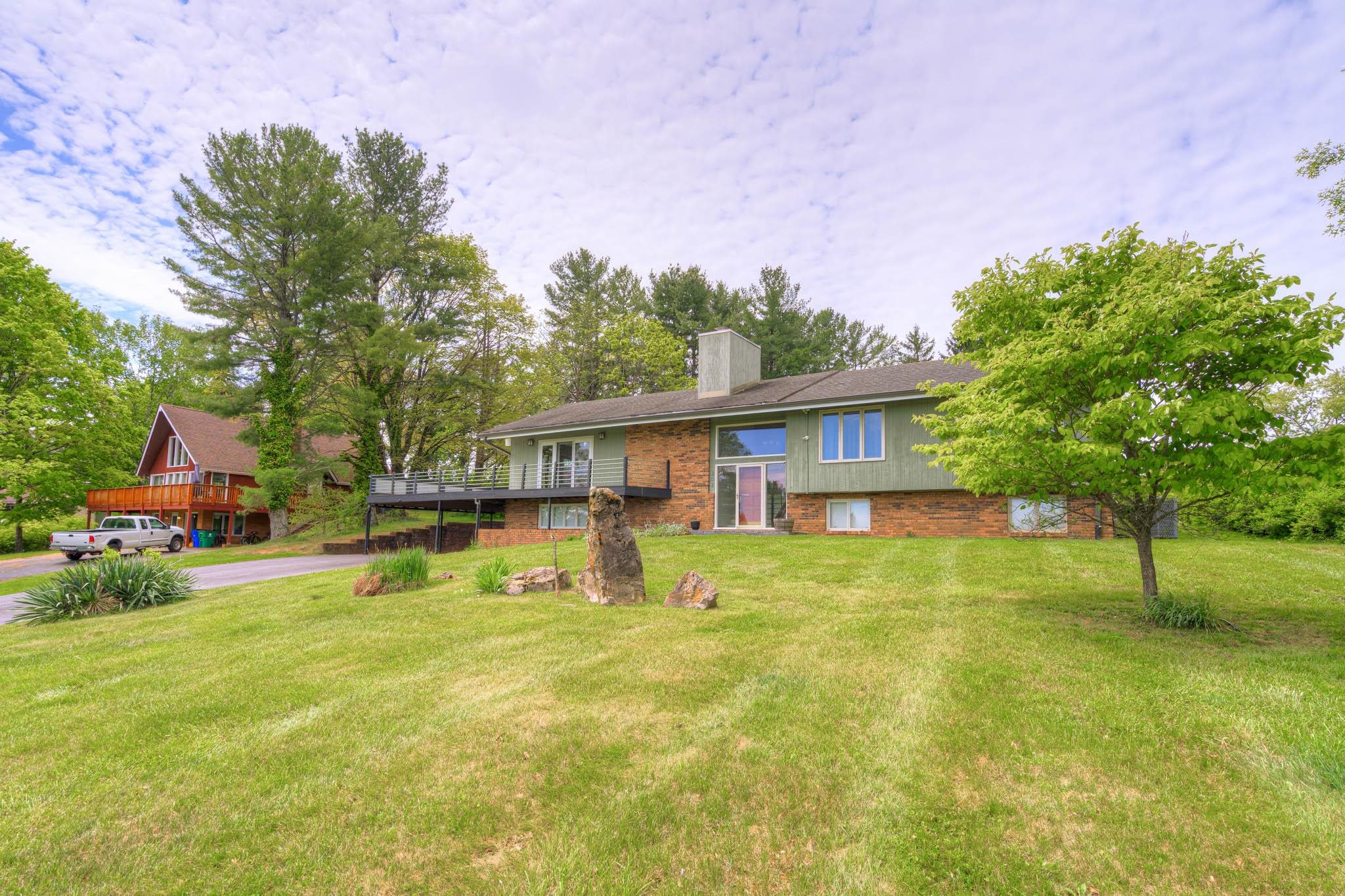 202 FINCASTLE Drive