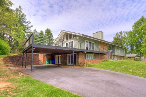 202 FINCASTLE Drive Blacksburg VA 24060