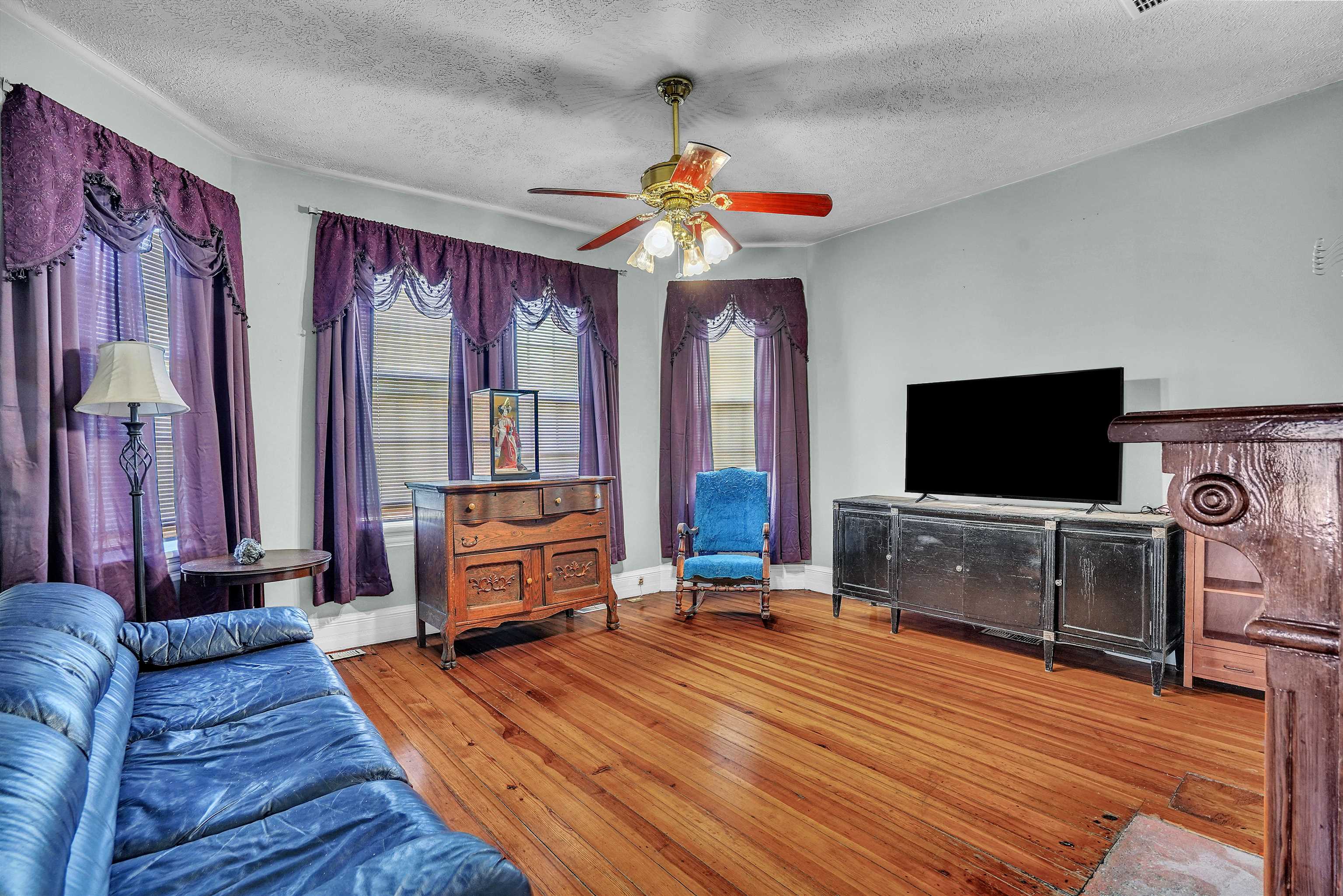 123 2ND Street SW