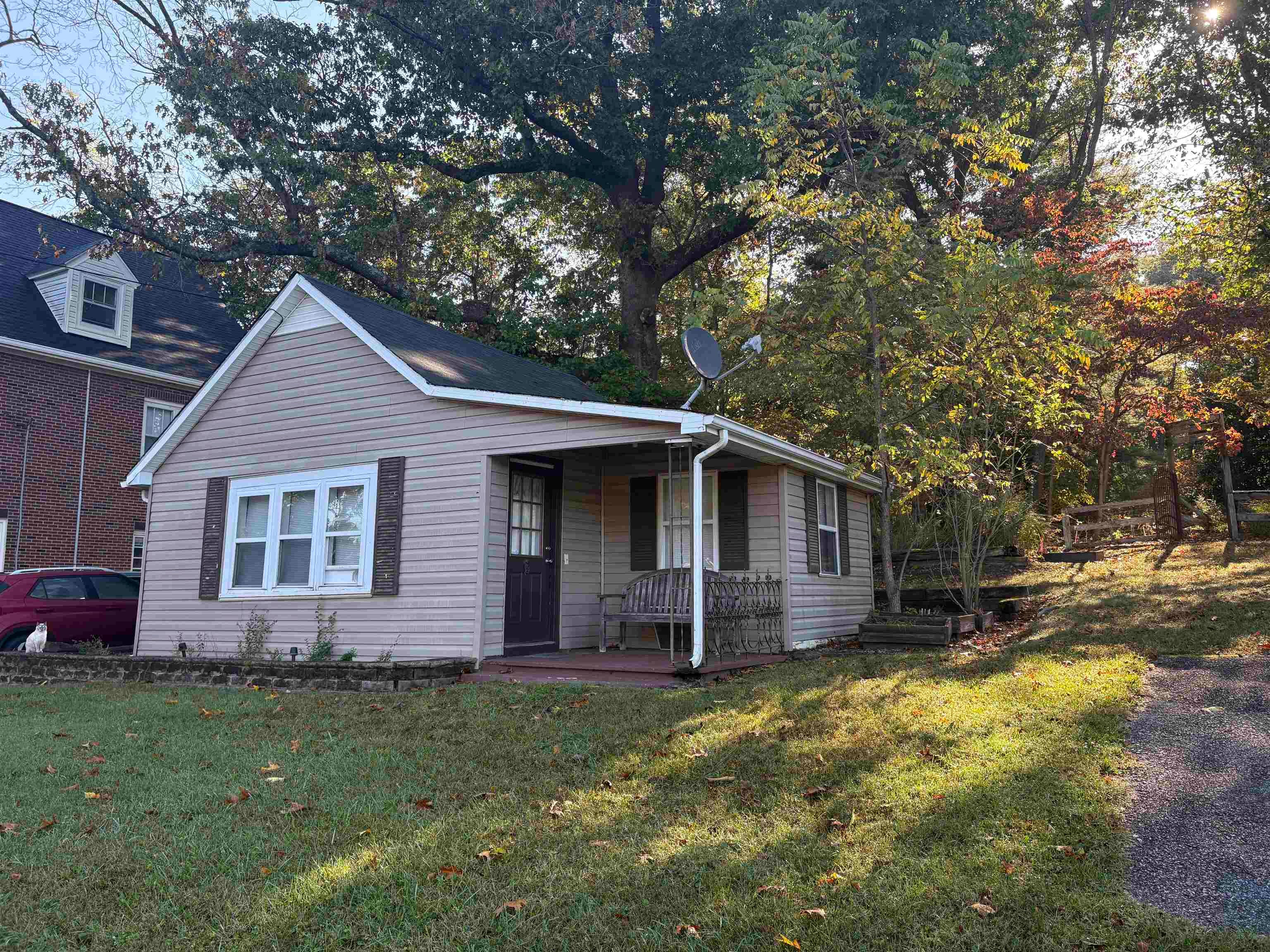 900 TYLER Avenue