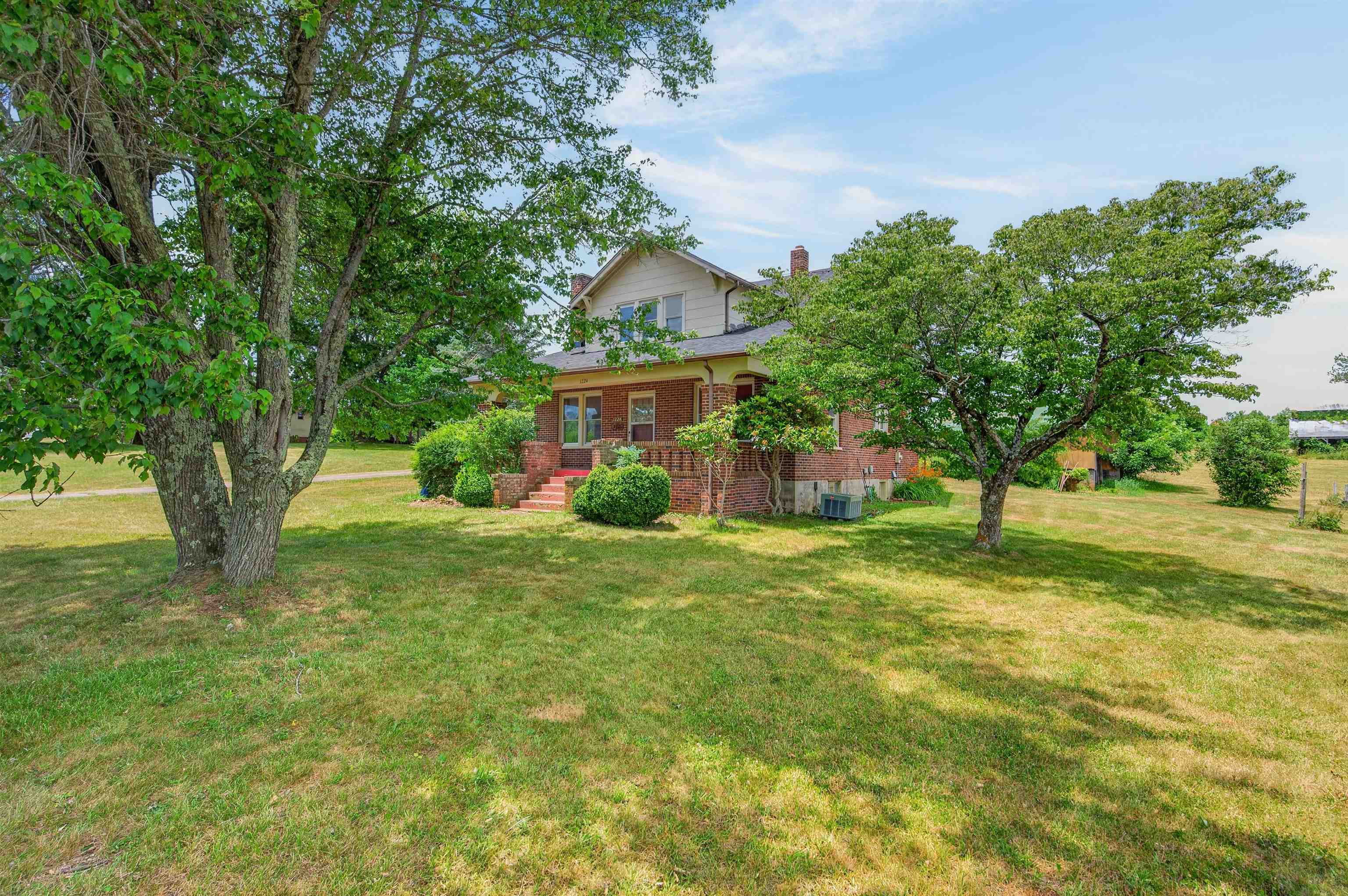 1224 Floyd Highway S