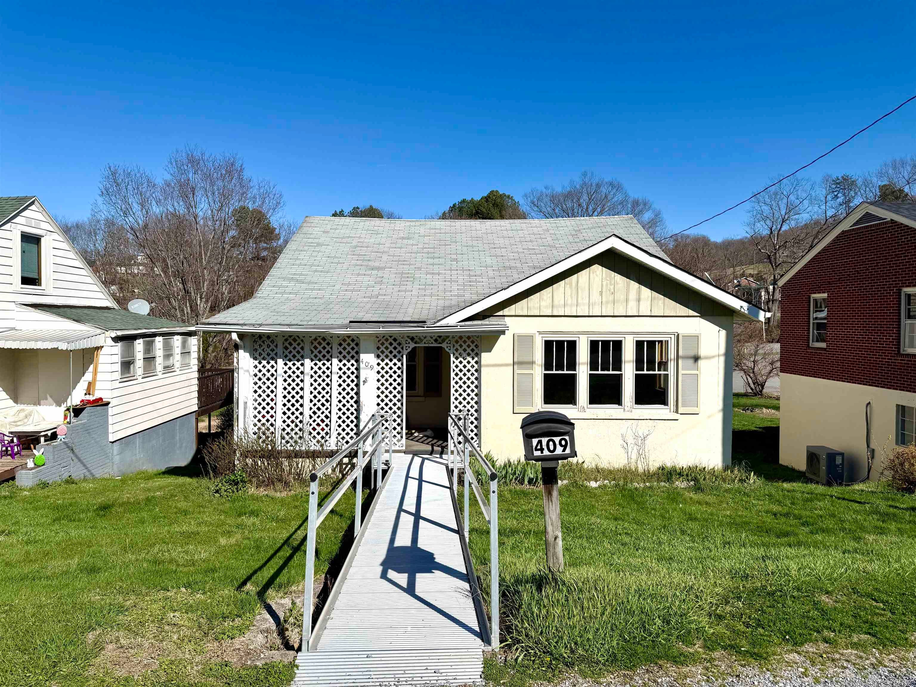 409 DRAPER Avenue