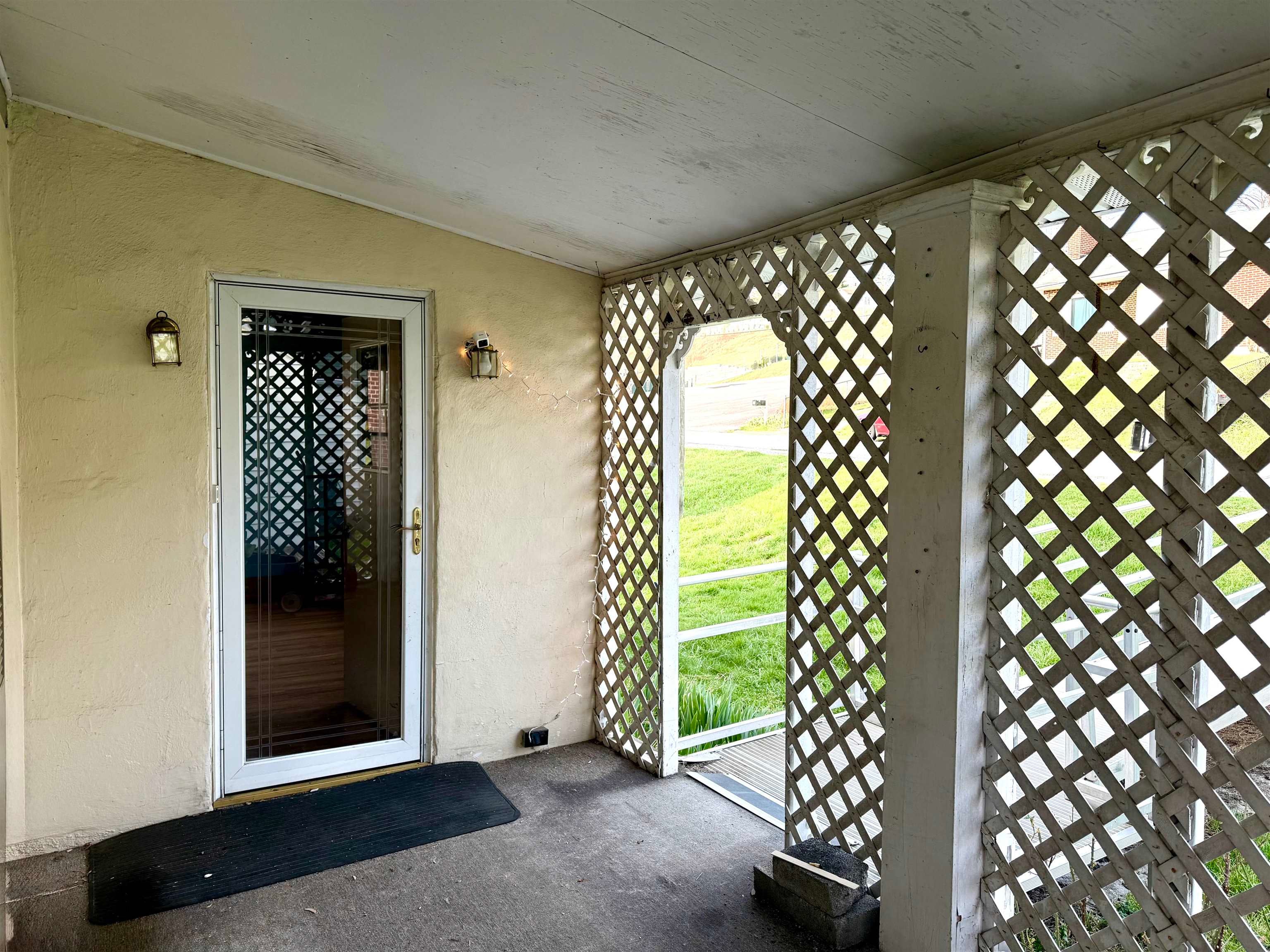 409 DRAPER Avenue