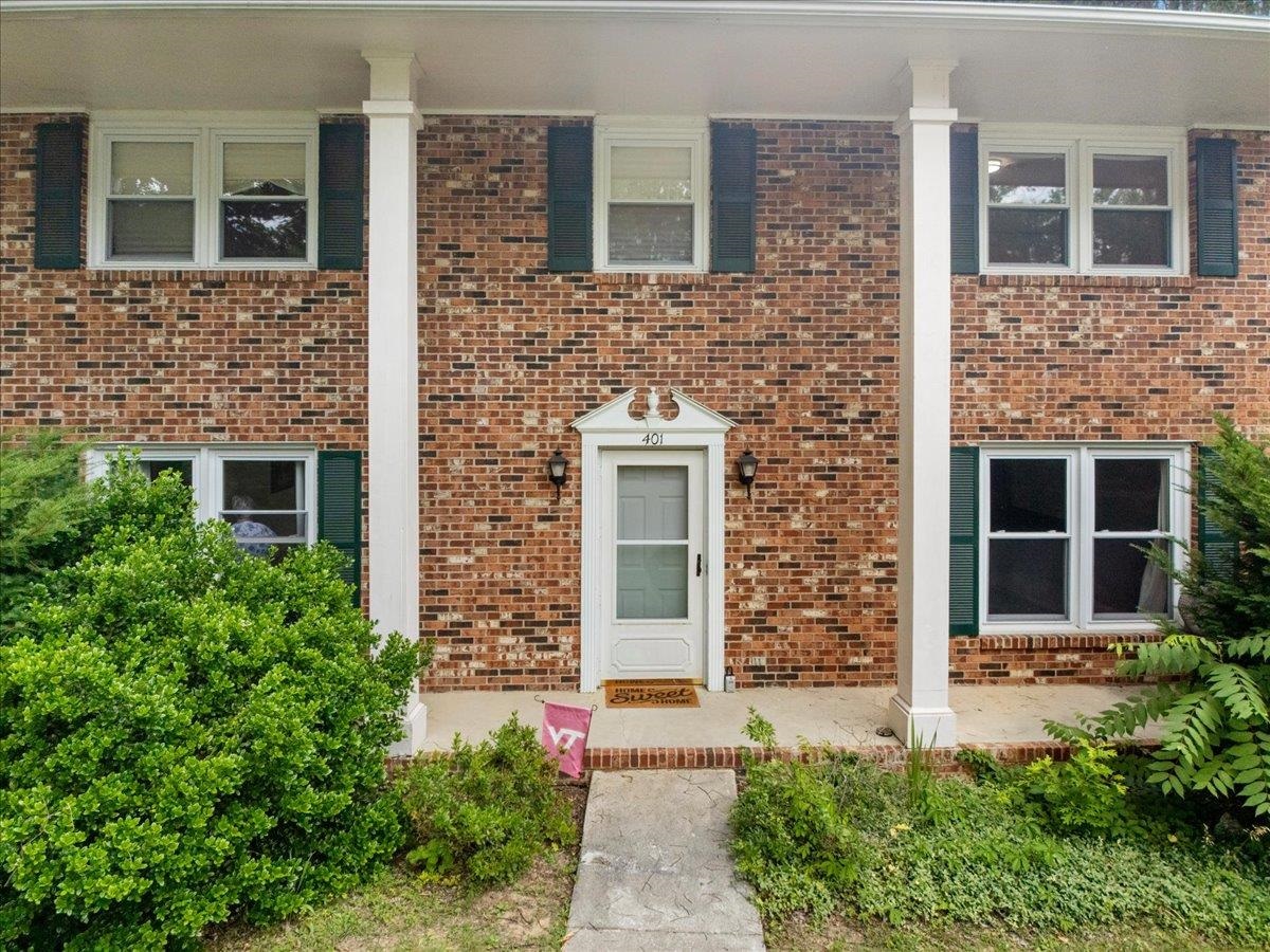 401 Stonegate Drive