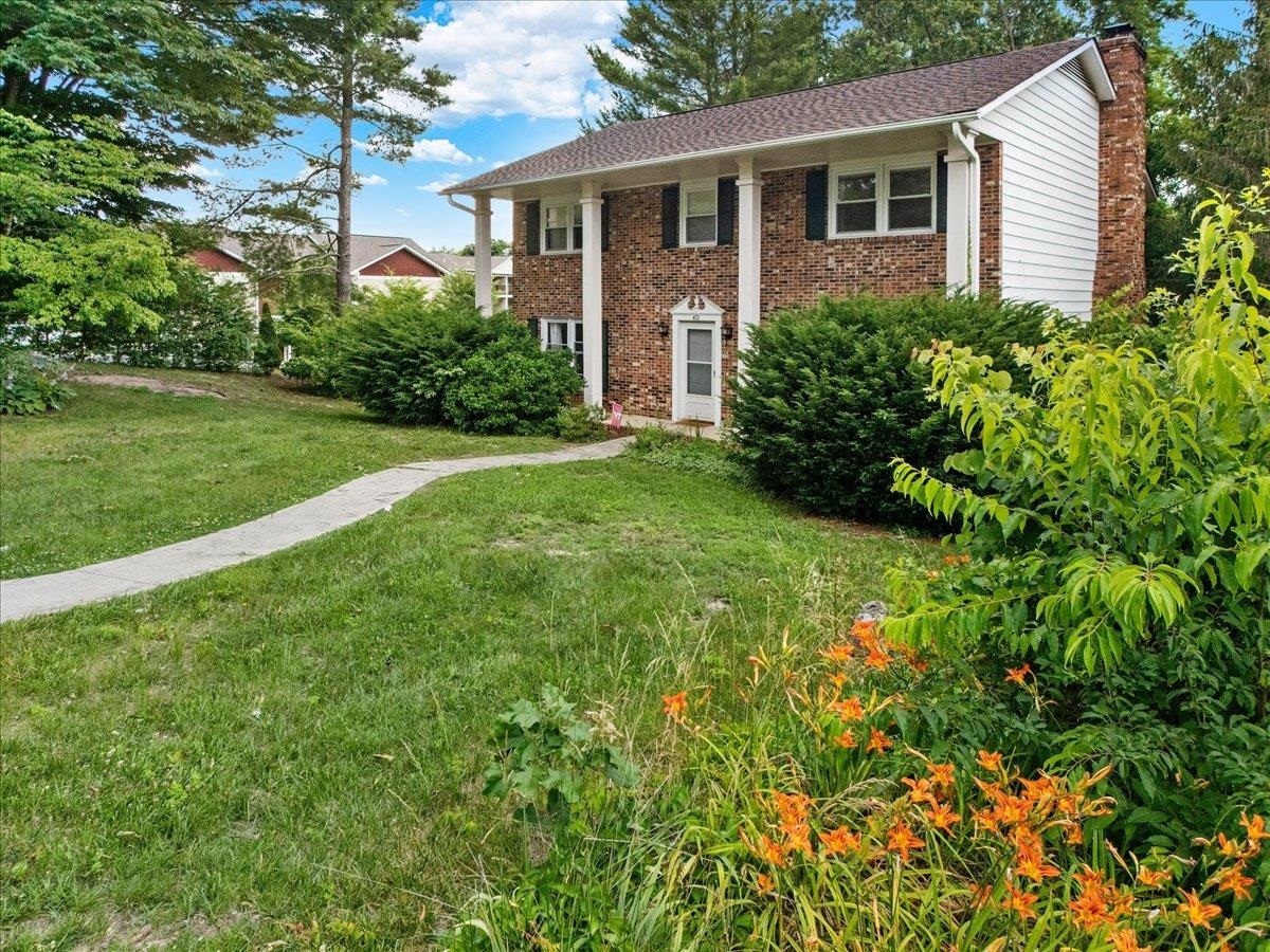 401 Stonegate Drive