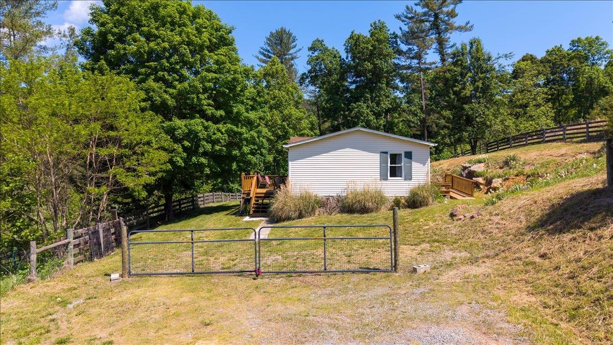 1353 Green Valley Road Road
