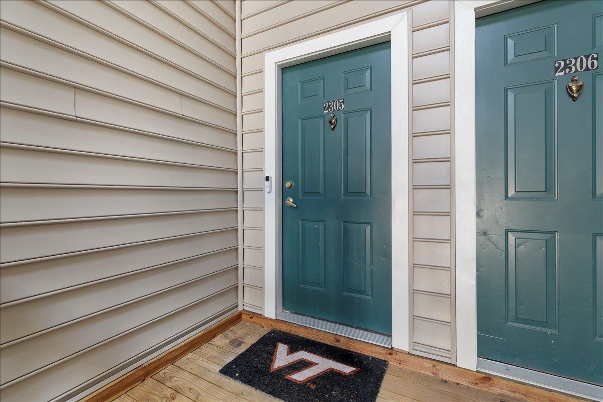211 S KNOLLWOOD Drive 2305