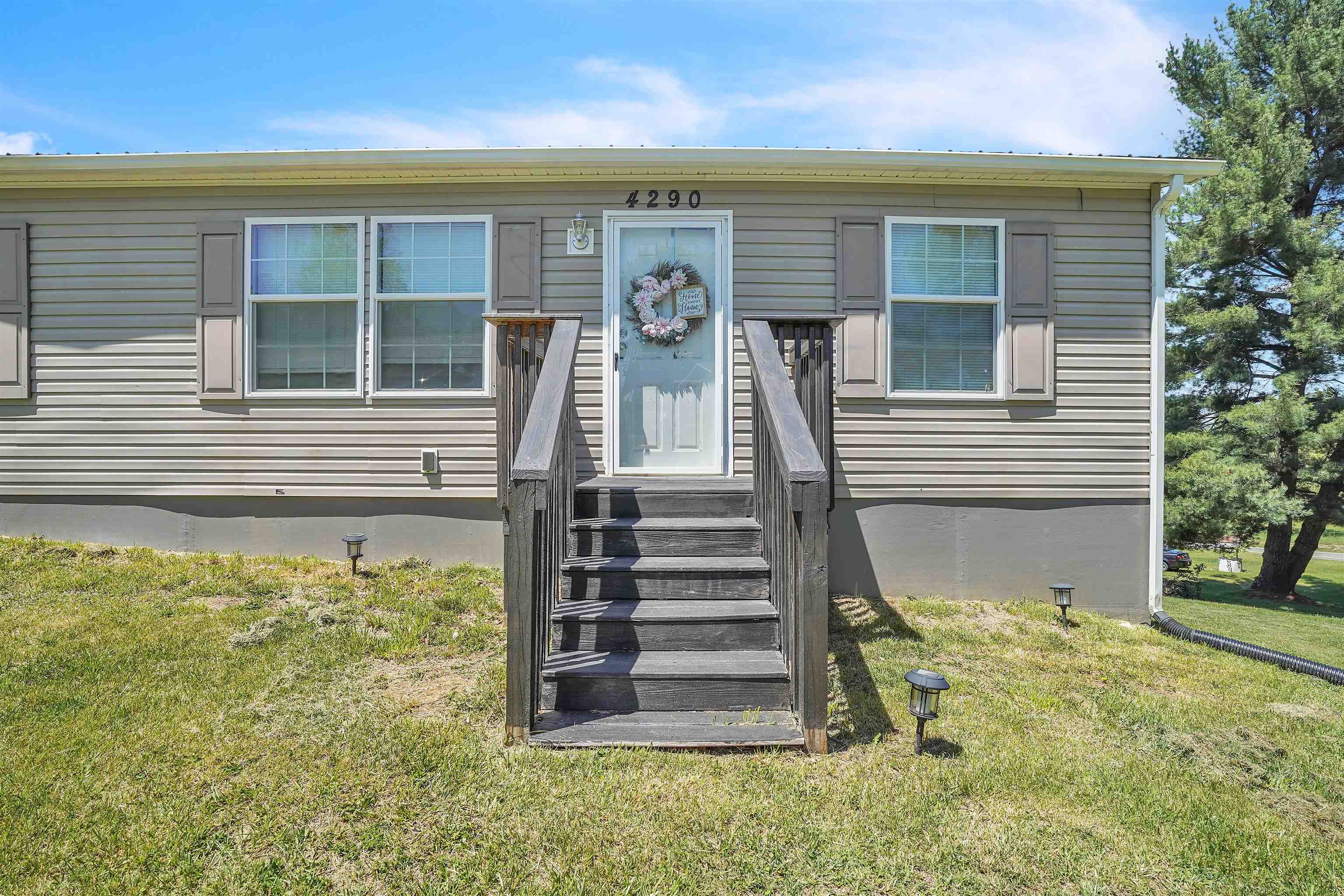 4290 Sunny View Heights Loop