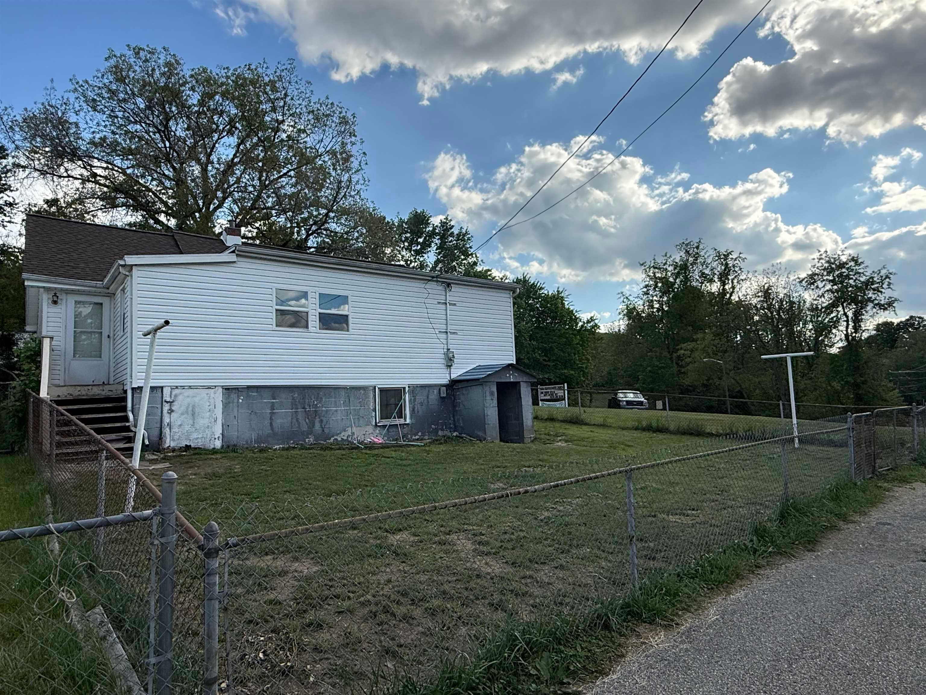 1659 Dora Highway