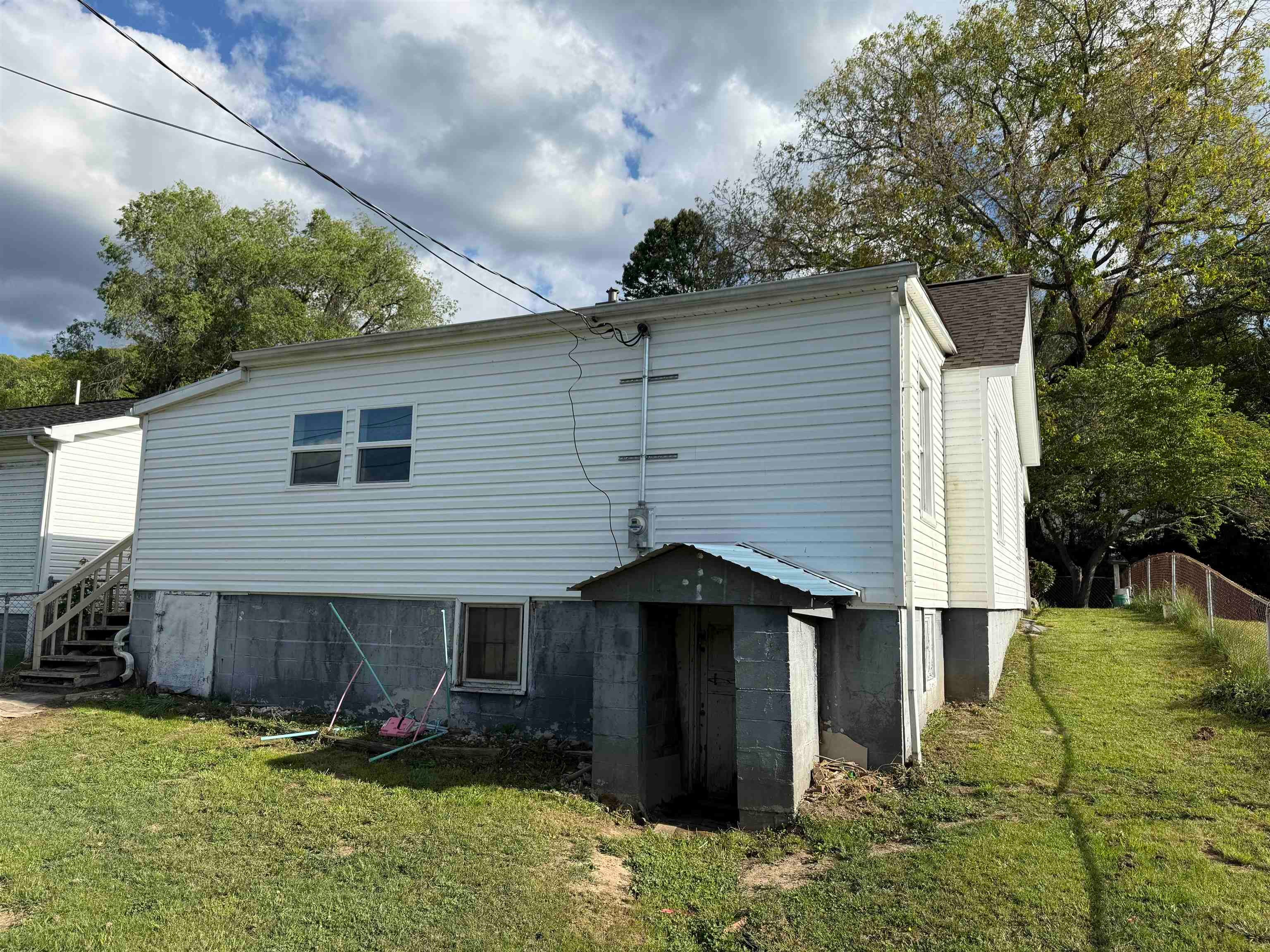 1659 Dora Highway