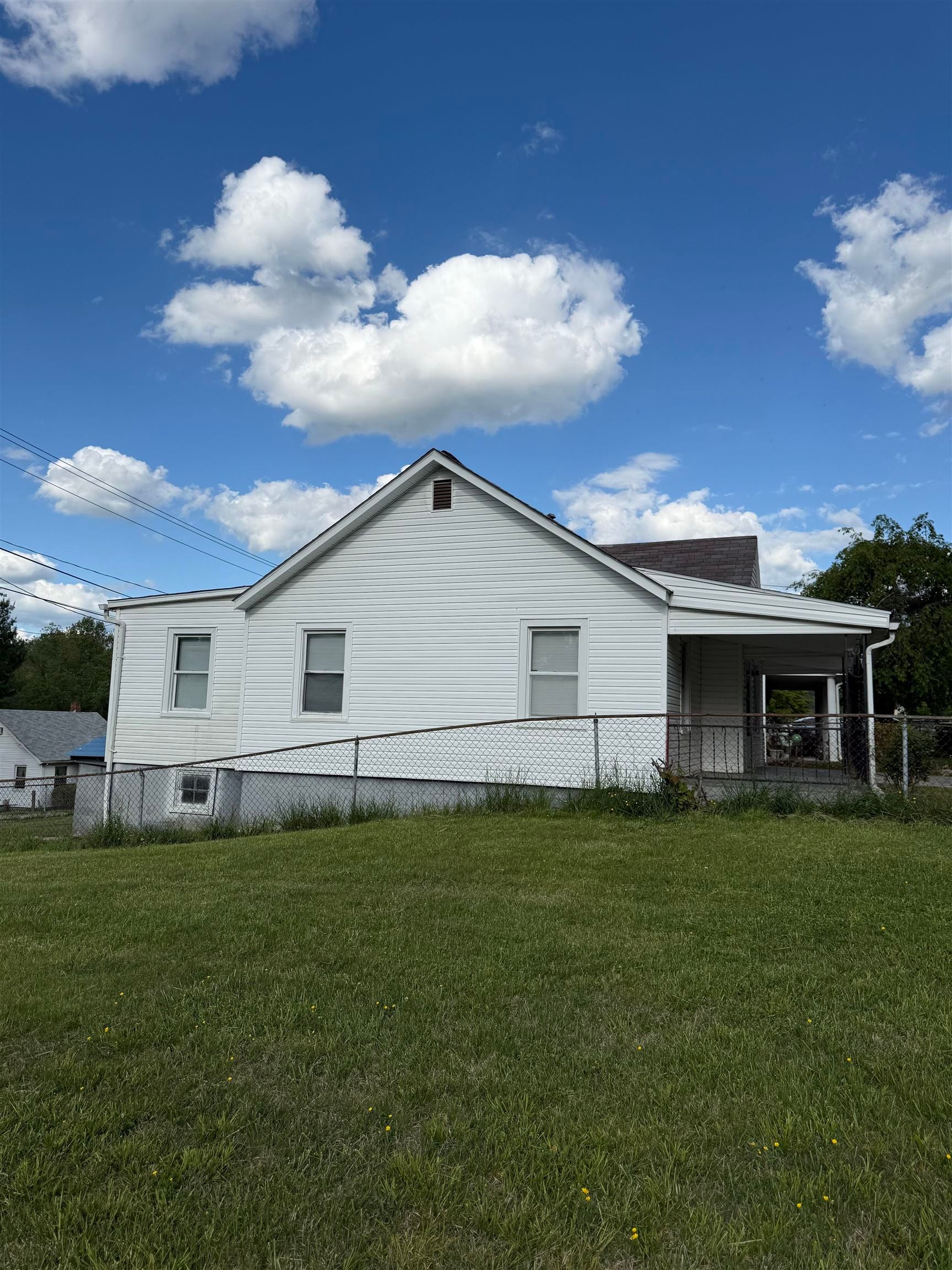 1659 Dora Highway