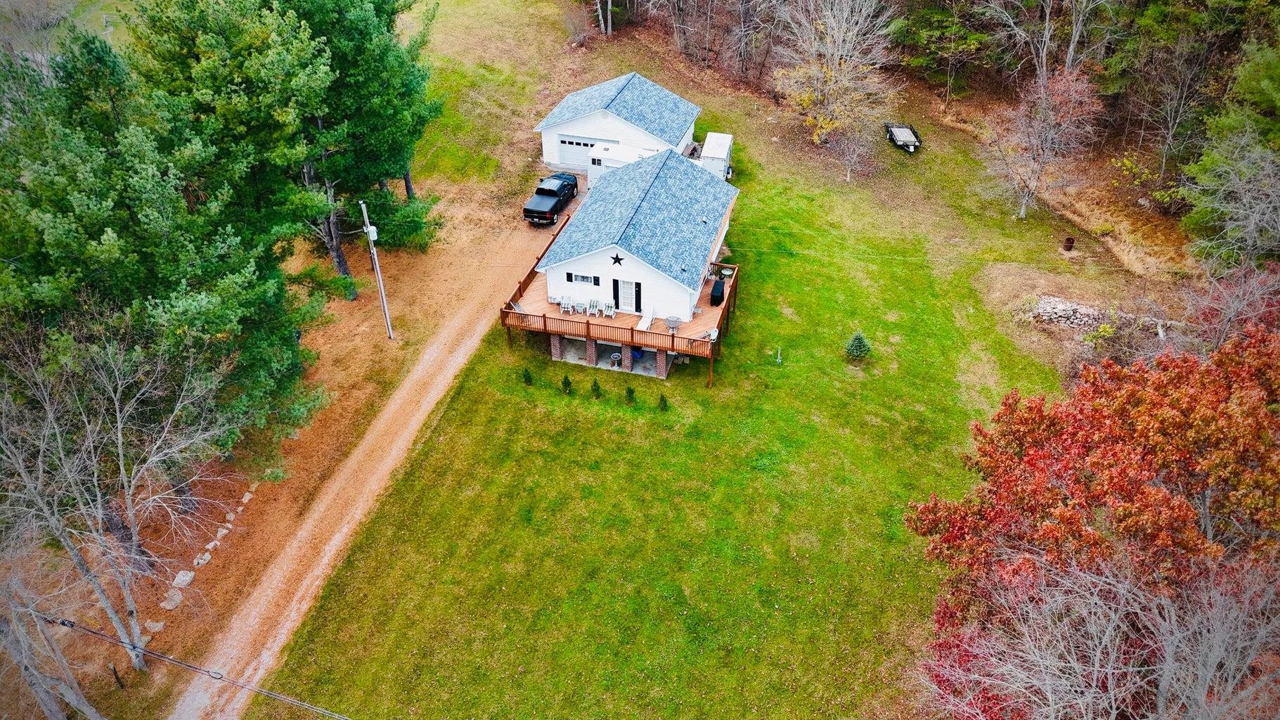 1695 Blue Grass Trail