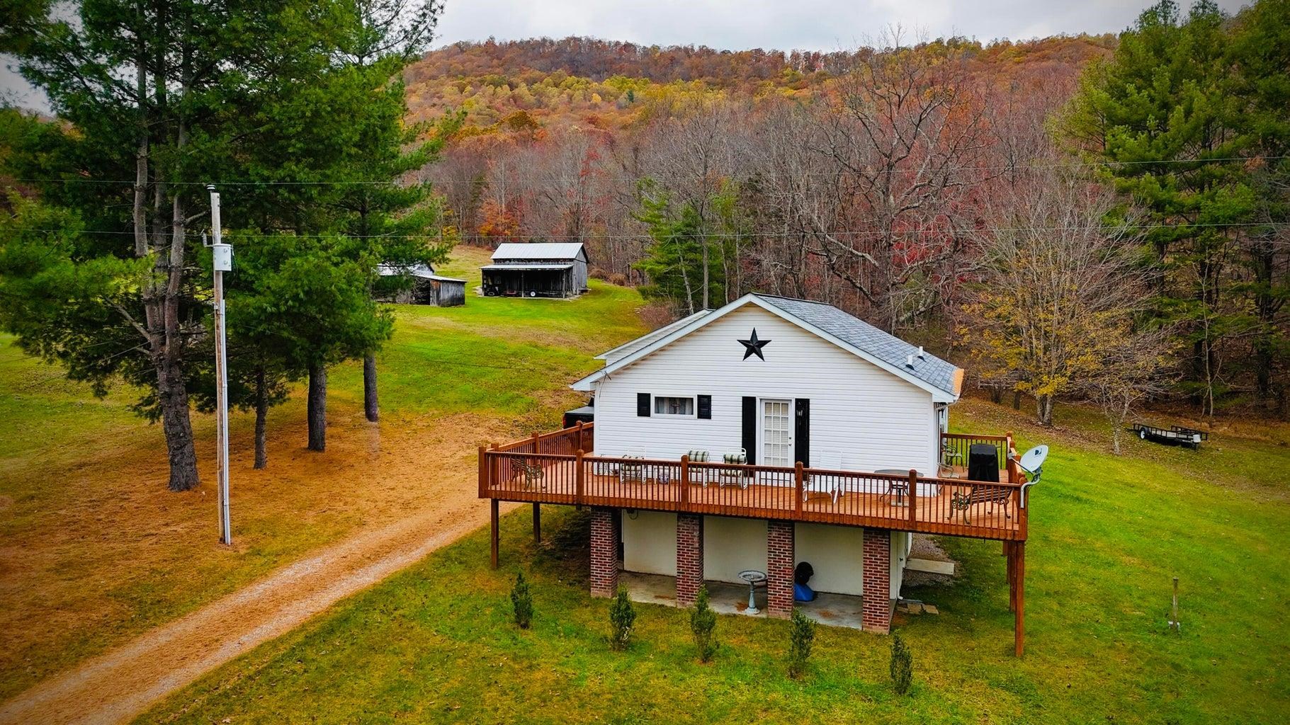 1695 Blue Grass Trail
