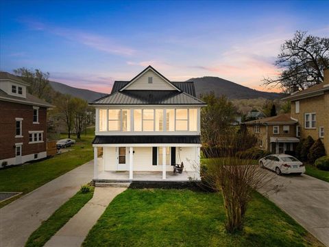 504 Main Street Narrows VA 24124