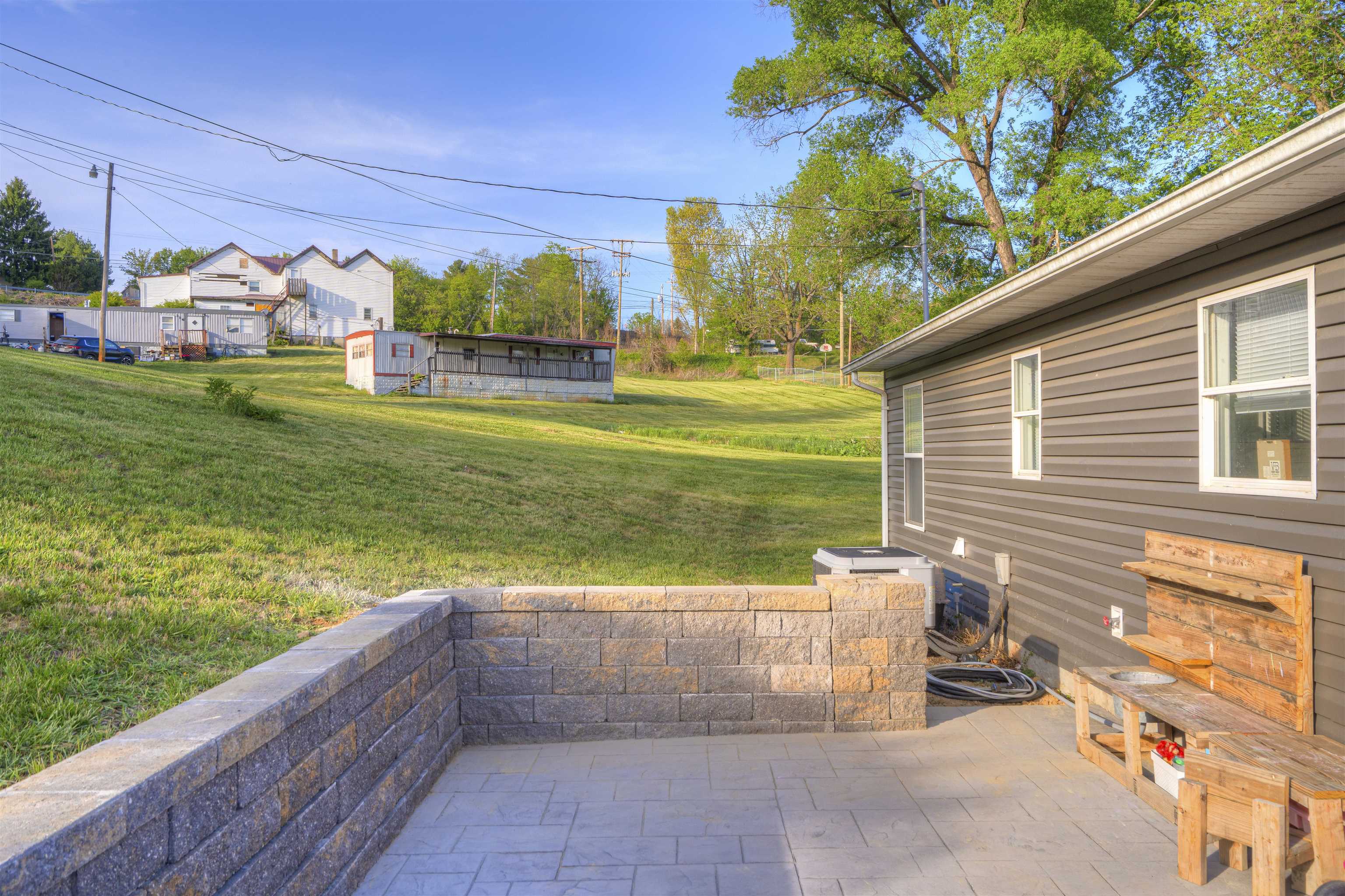 134 SINKING CREEK Road