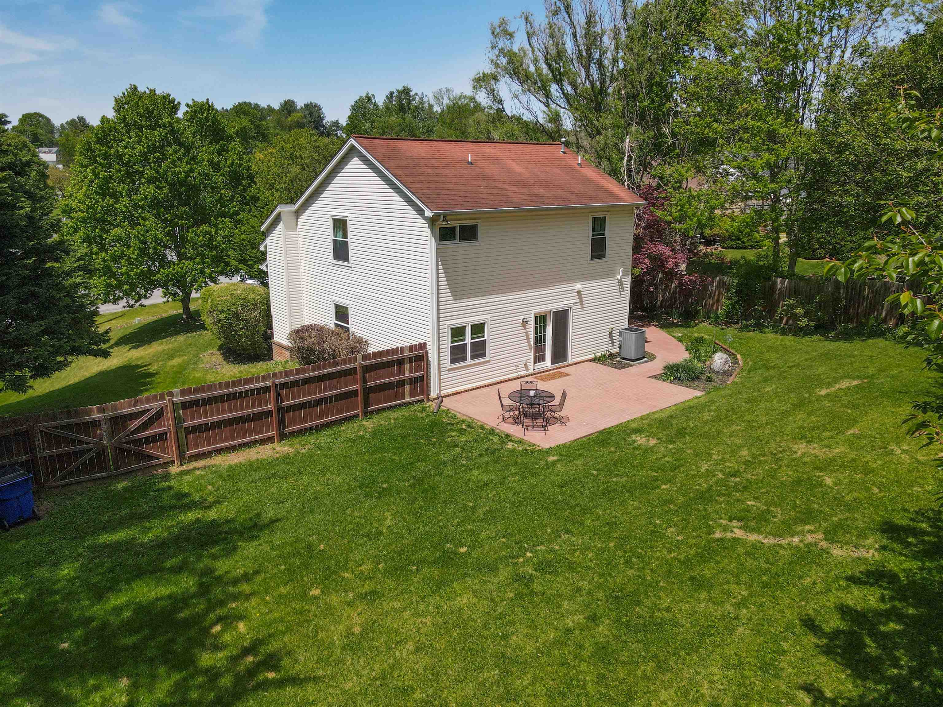1525 SLEEPY HOLLOW Road