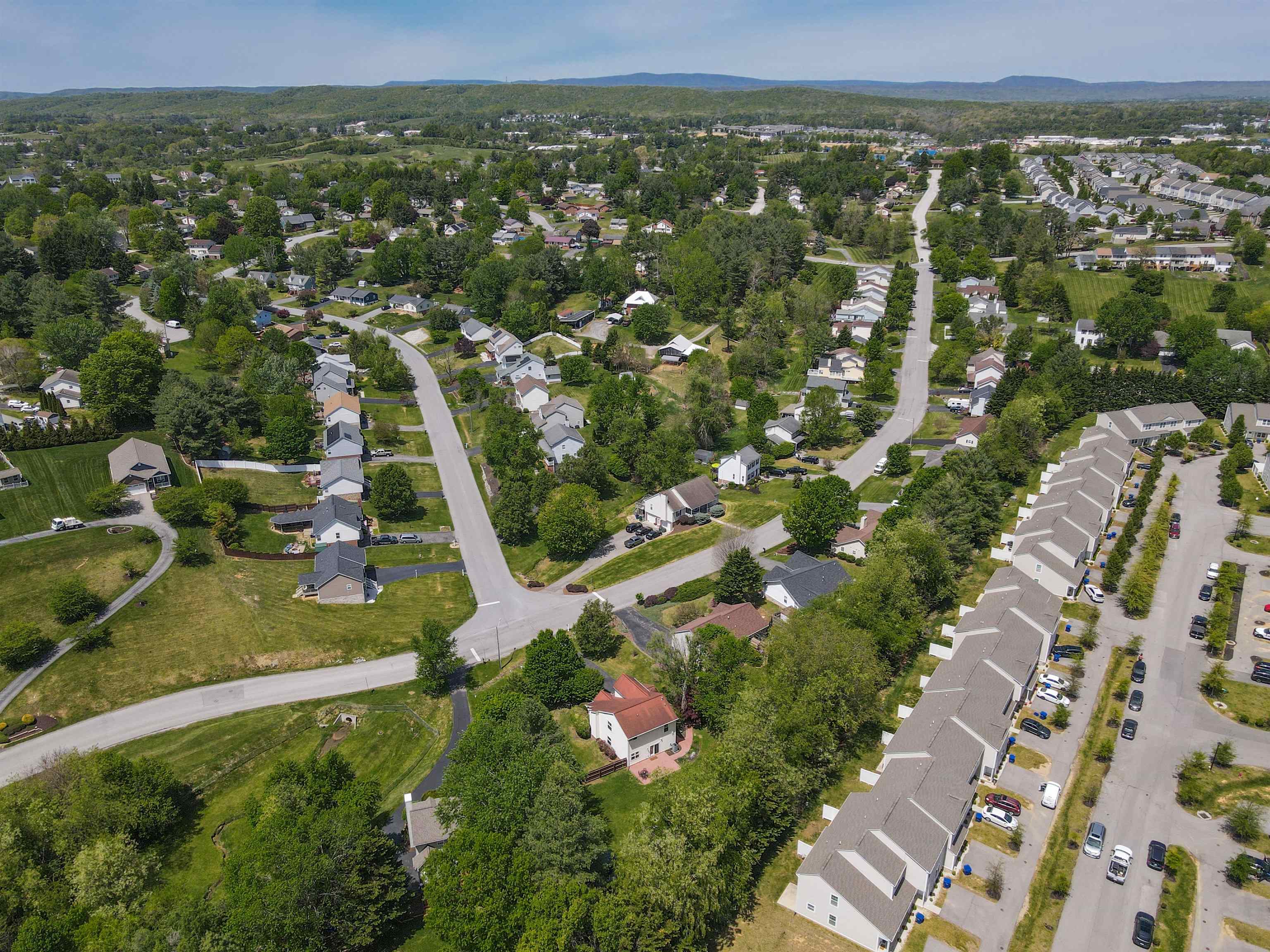 1525 SLEEPY HOLLOW Road