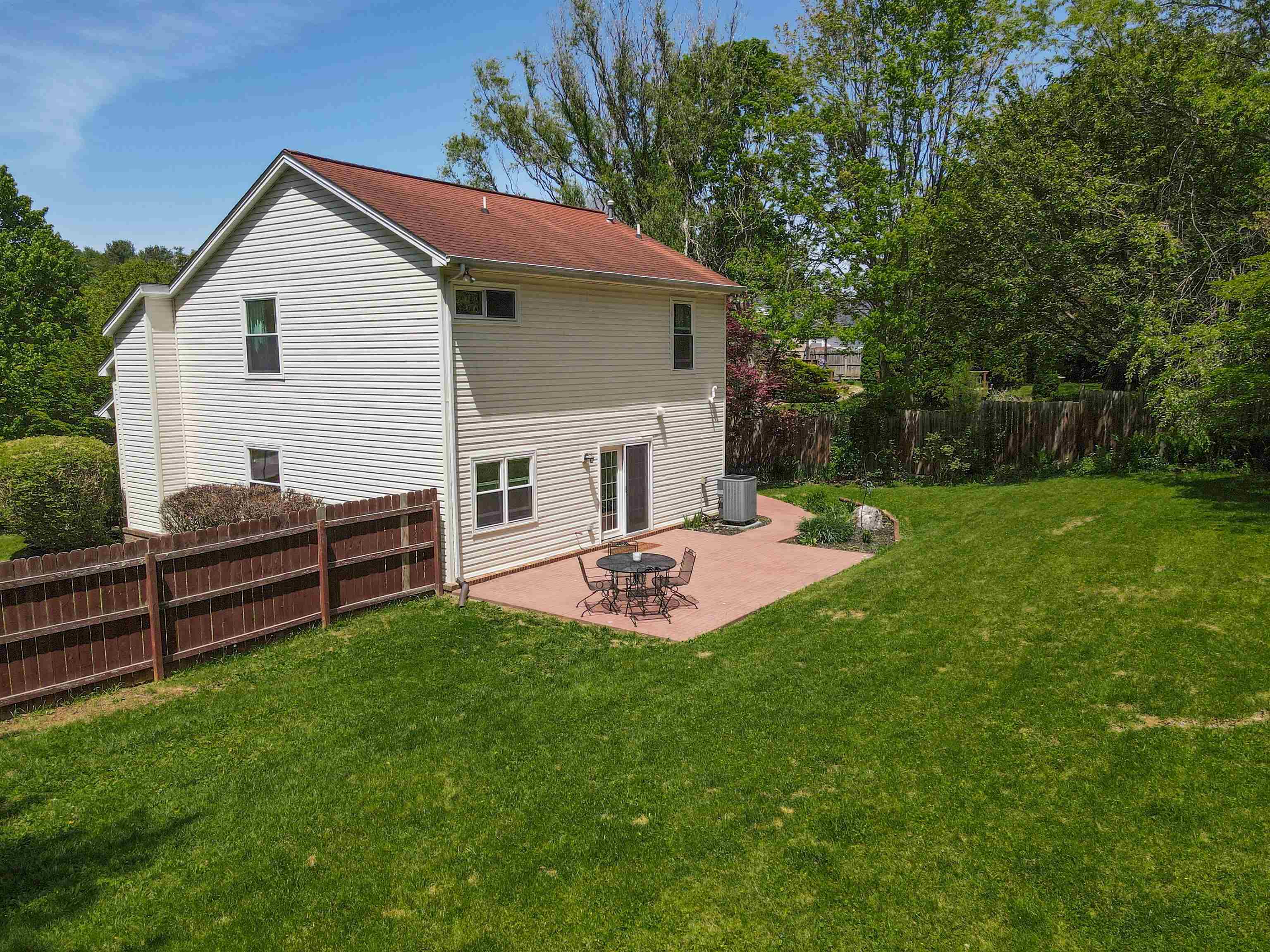 1525 SLEEPY HOLLOW Road