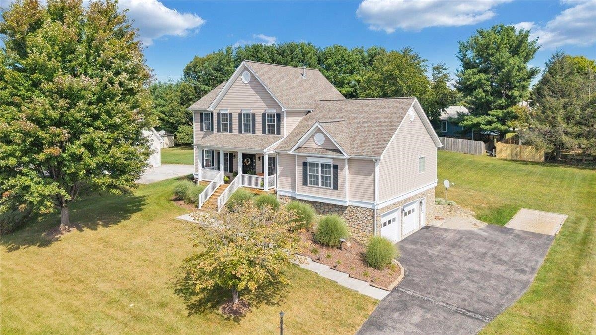 260 Citrine Court NW