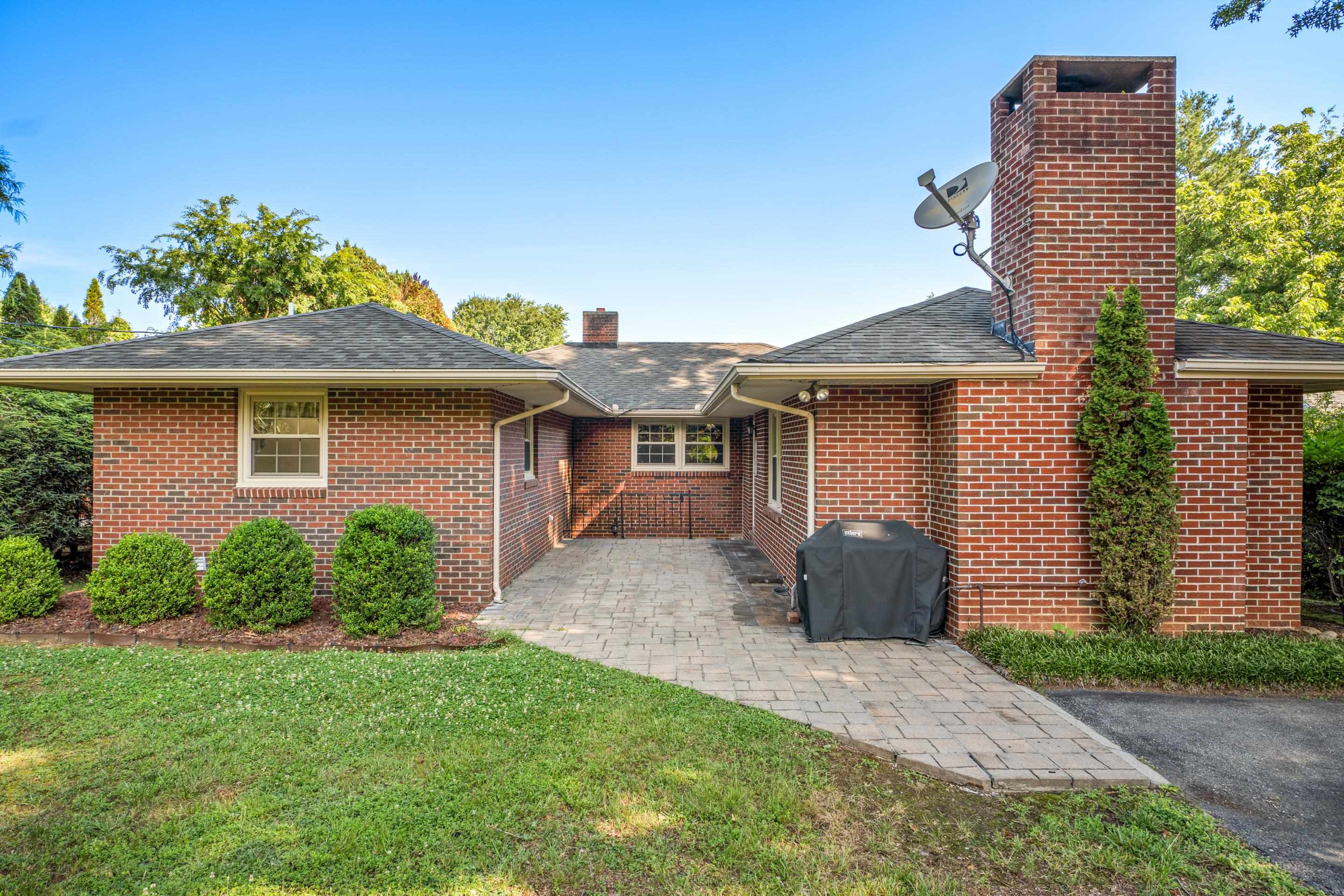 104 Arnold Avenue