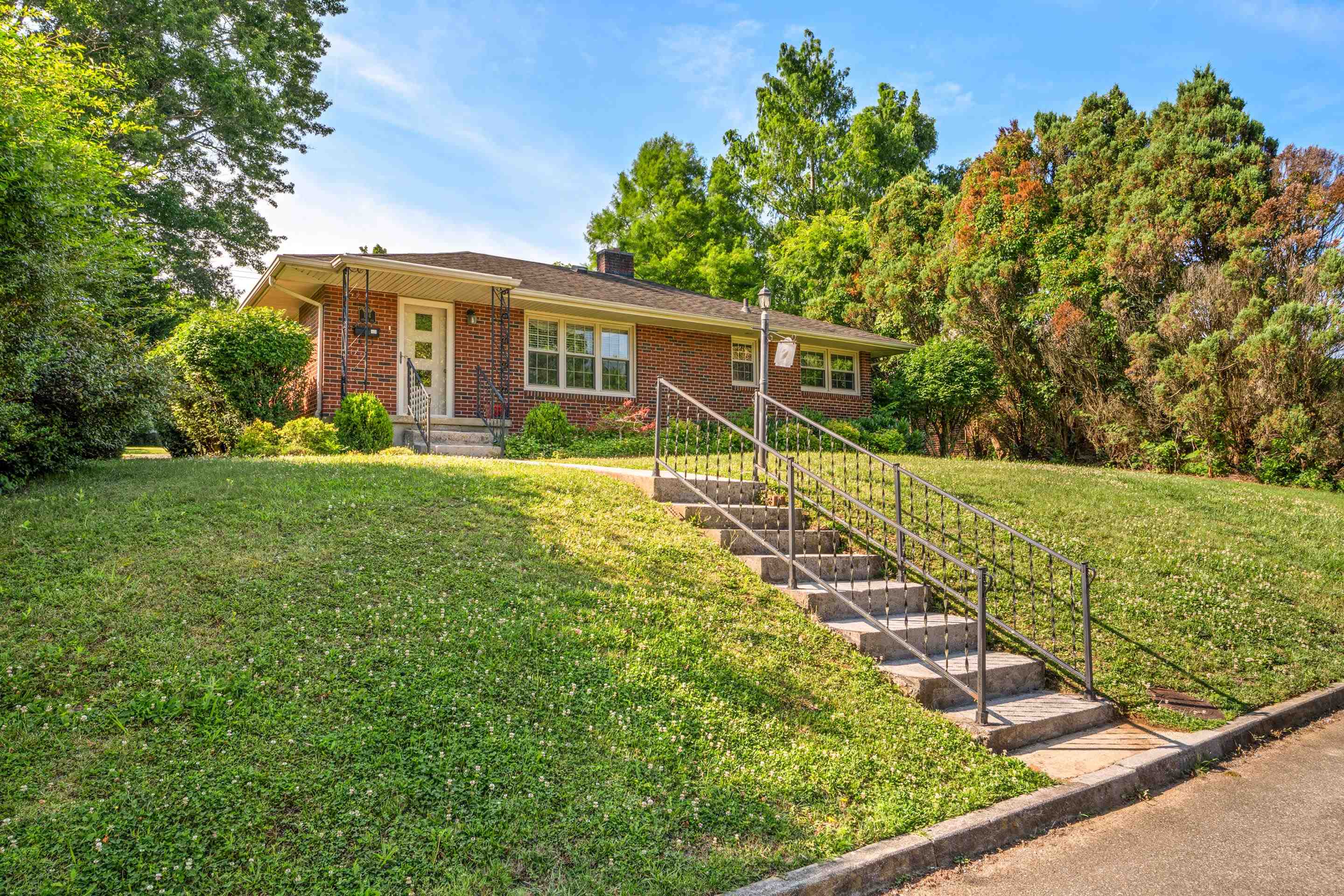 104 Arnold Avenue
