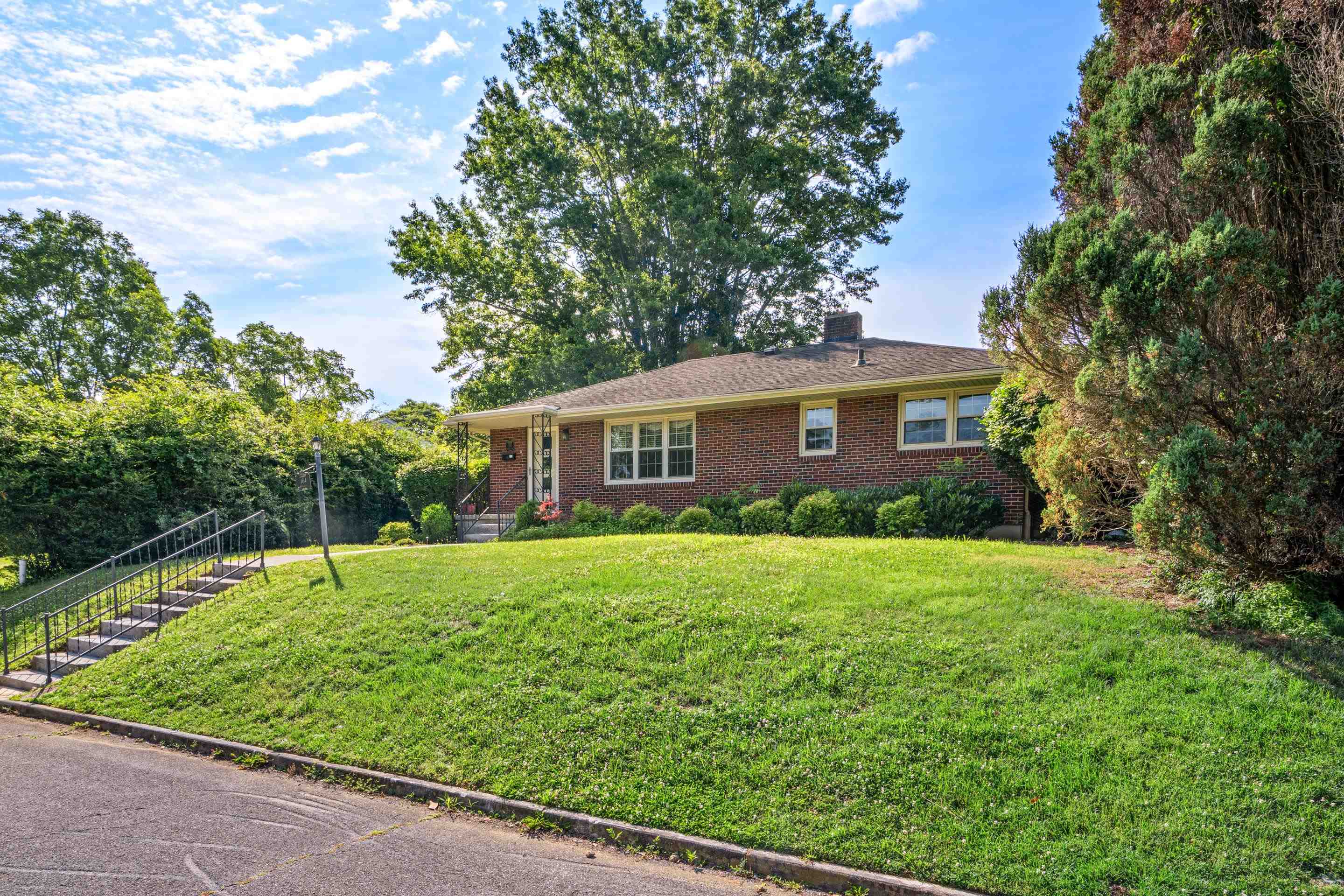 104 Arnold Avenue