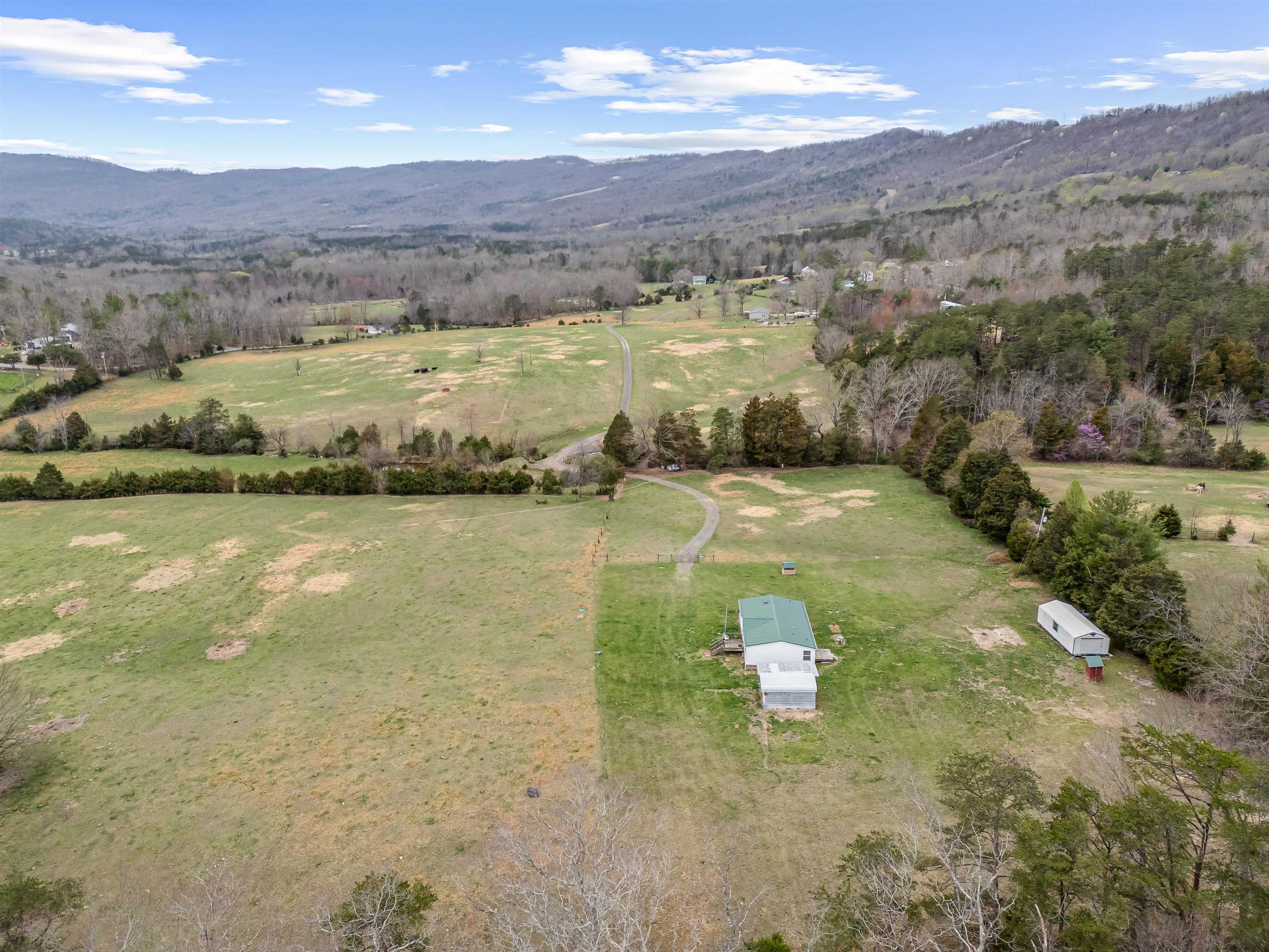 Elliston, Virginia 24087, United States, 3 Bedrooms Bedrooms, ,2 BathroomsBathrooms,Residential,Pending,109108