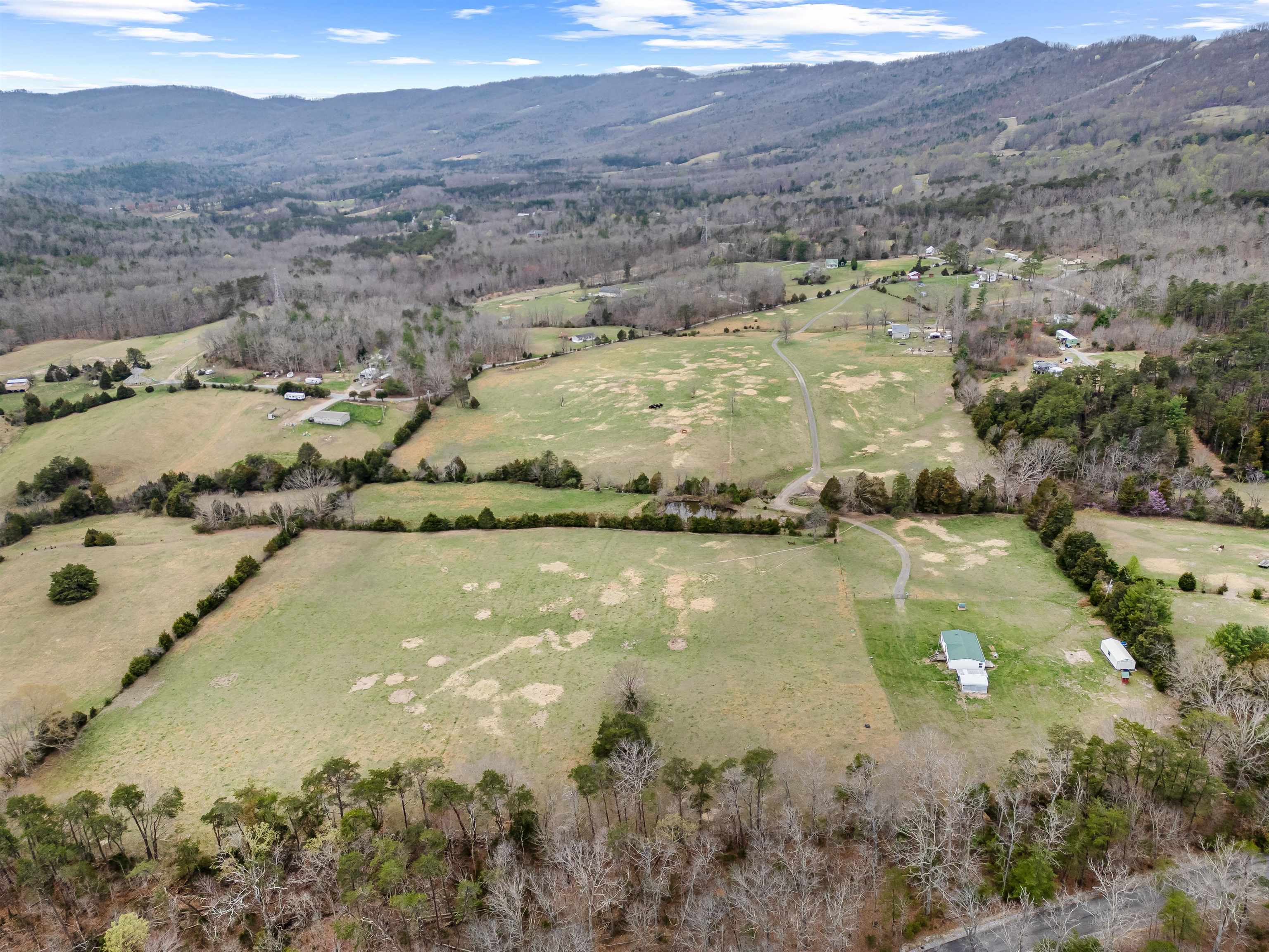 Elliston, Virginia 24087, United States, 3 Bedrooms Bedrooms, ,2 BathroomsBathrooms,Residential,Pending,109108