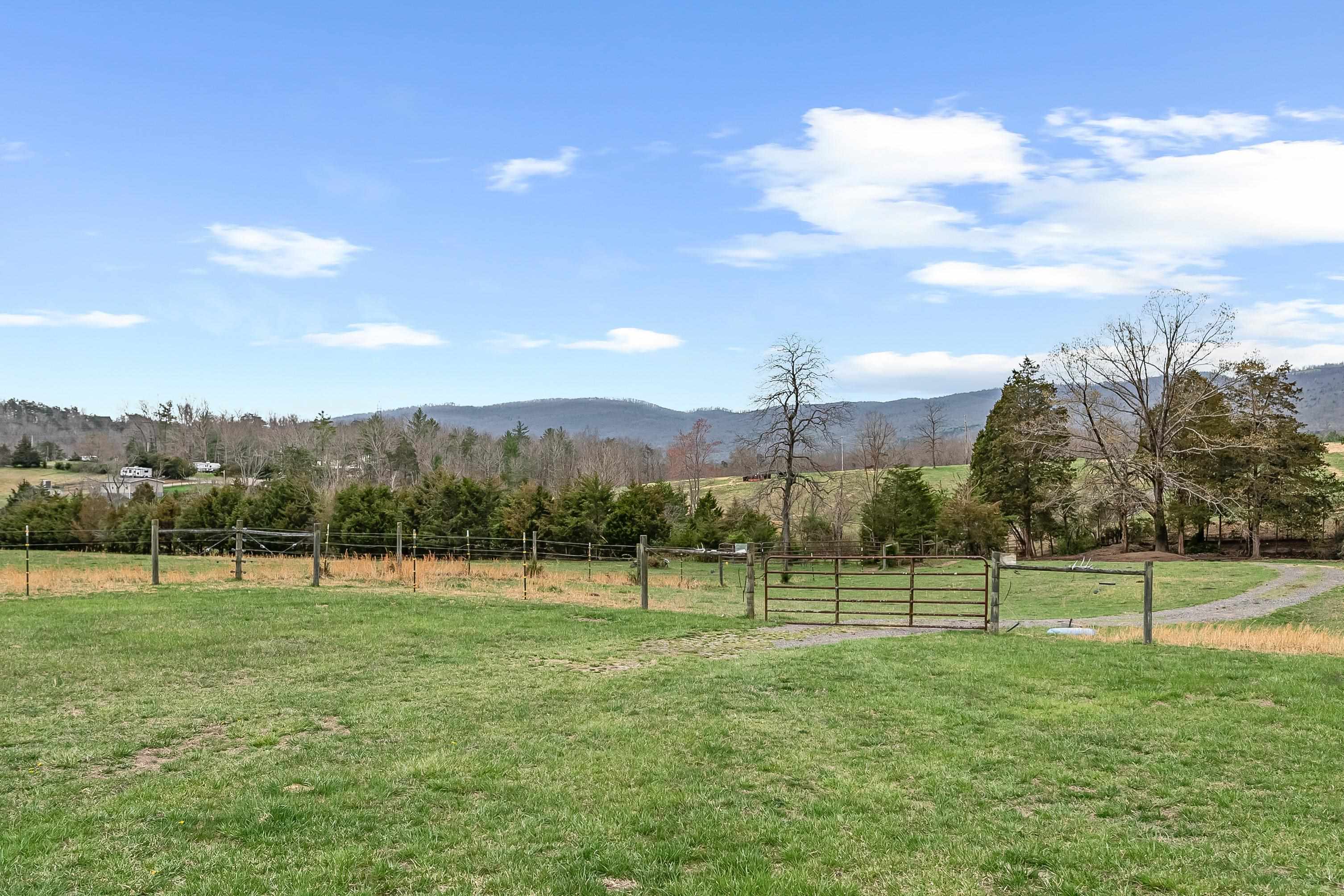 Elliston, Virginia 24087, United States, 3 Bedrooms Bedrooms, ,2 BathroomsBathrooms,Residential,Pending,109108